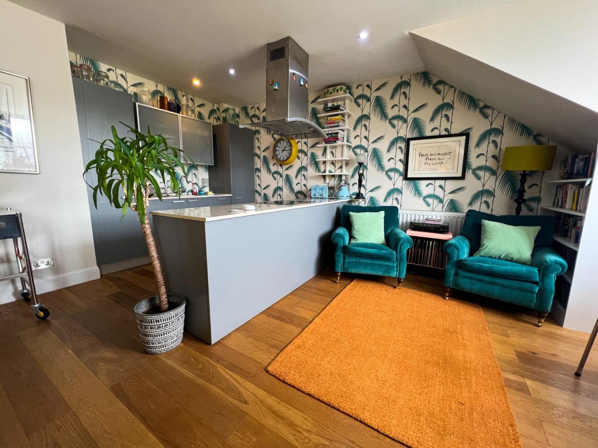 3-Bed Bonny Flat - West End City Centre view 4