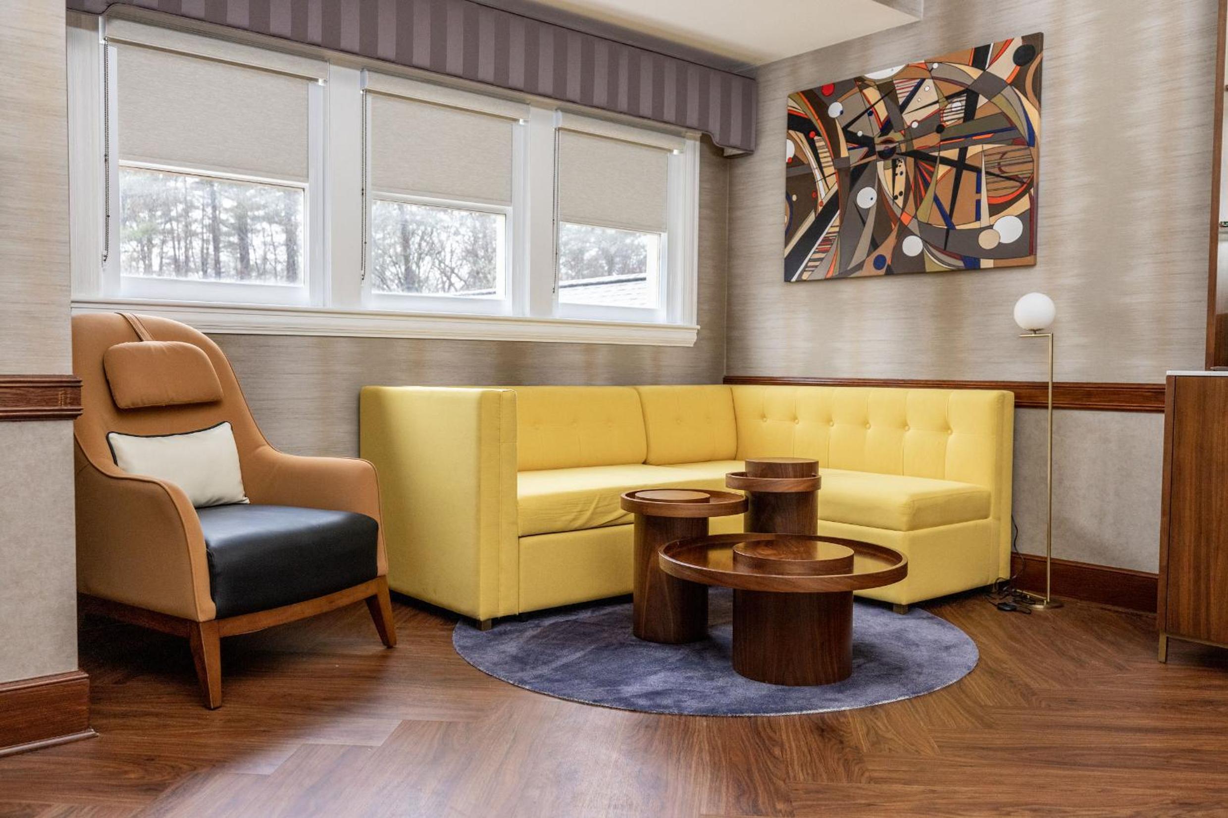 Chateau Merrimack Hotel & Spa