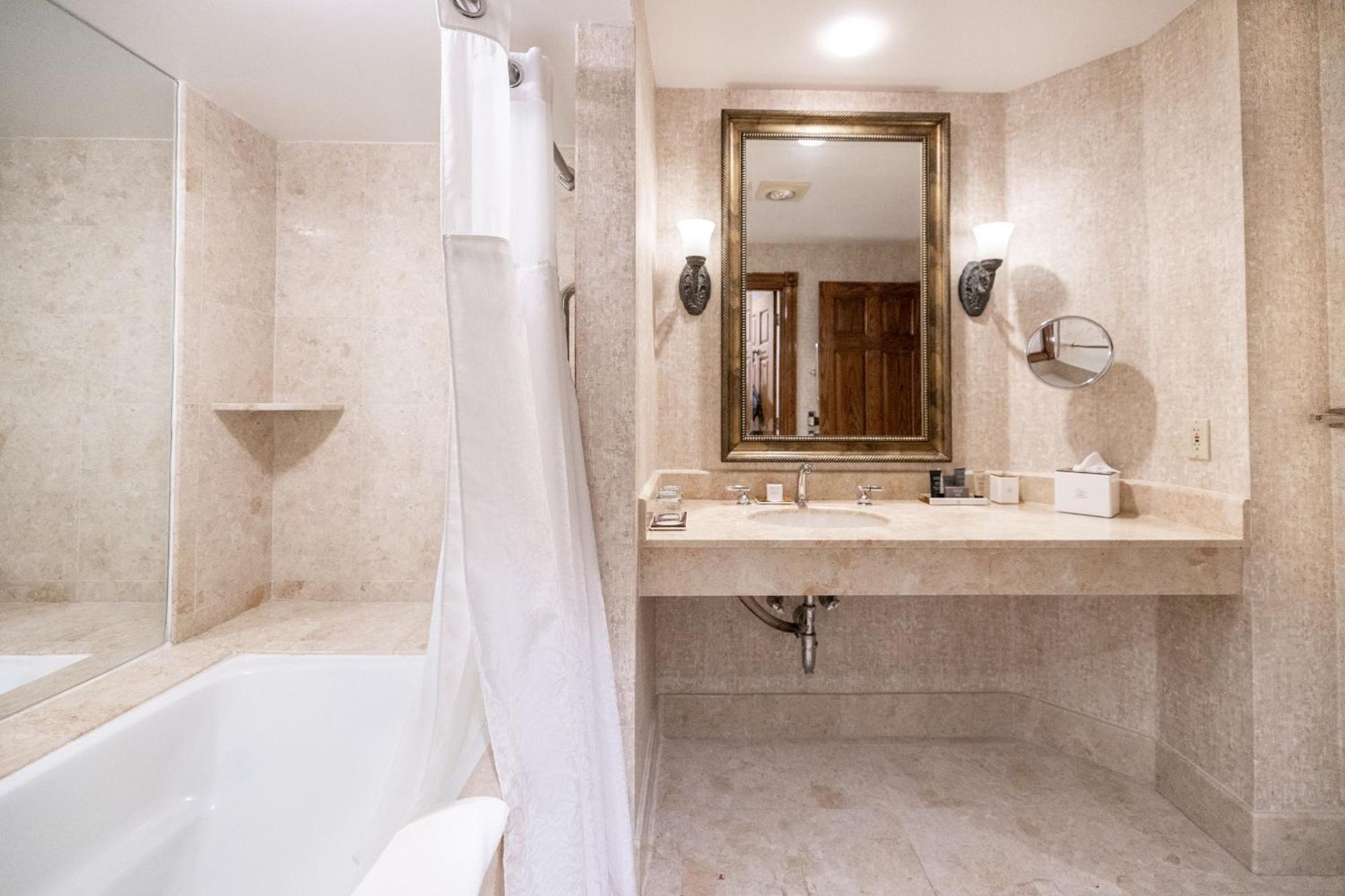 Chateau Merrimack Hotel & Spa