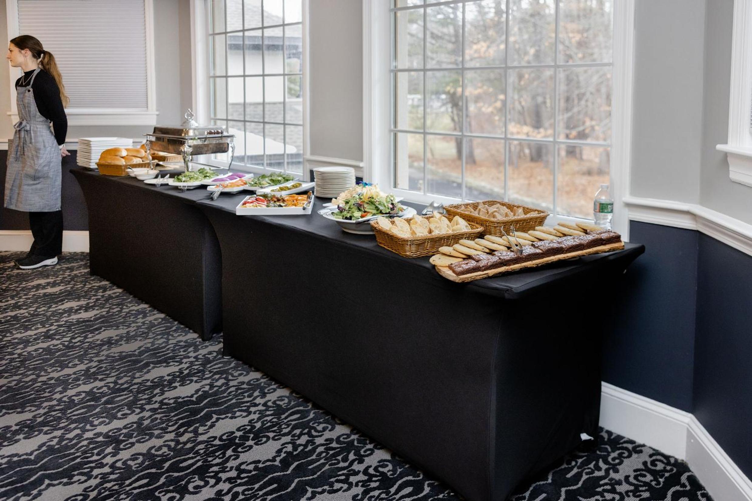 Chateau Merrimack Hotel & Spa