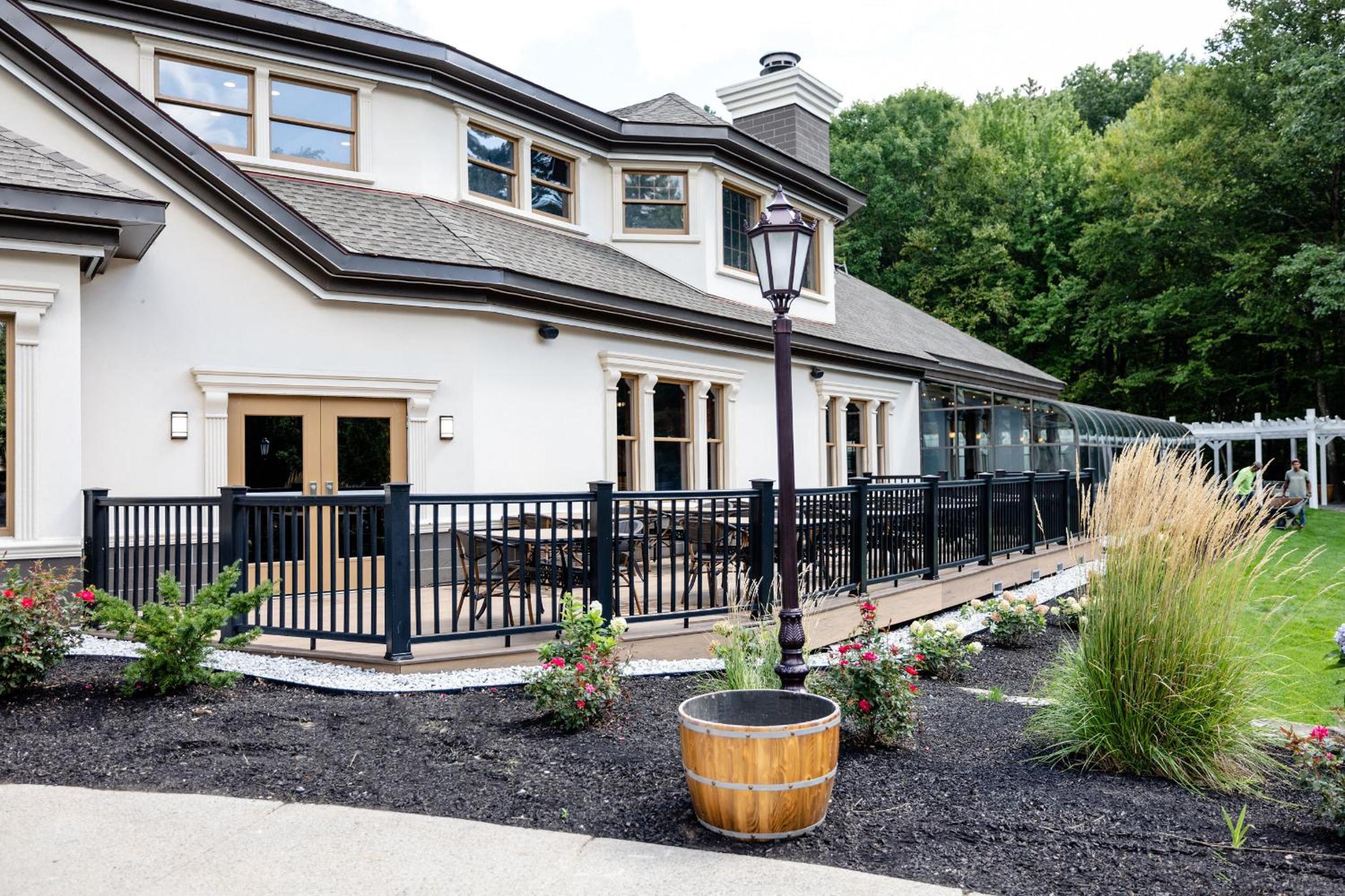 Chateau Merrimack Hotel & Spa