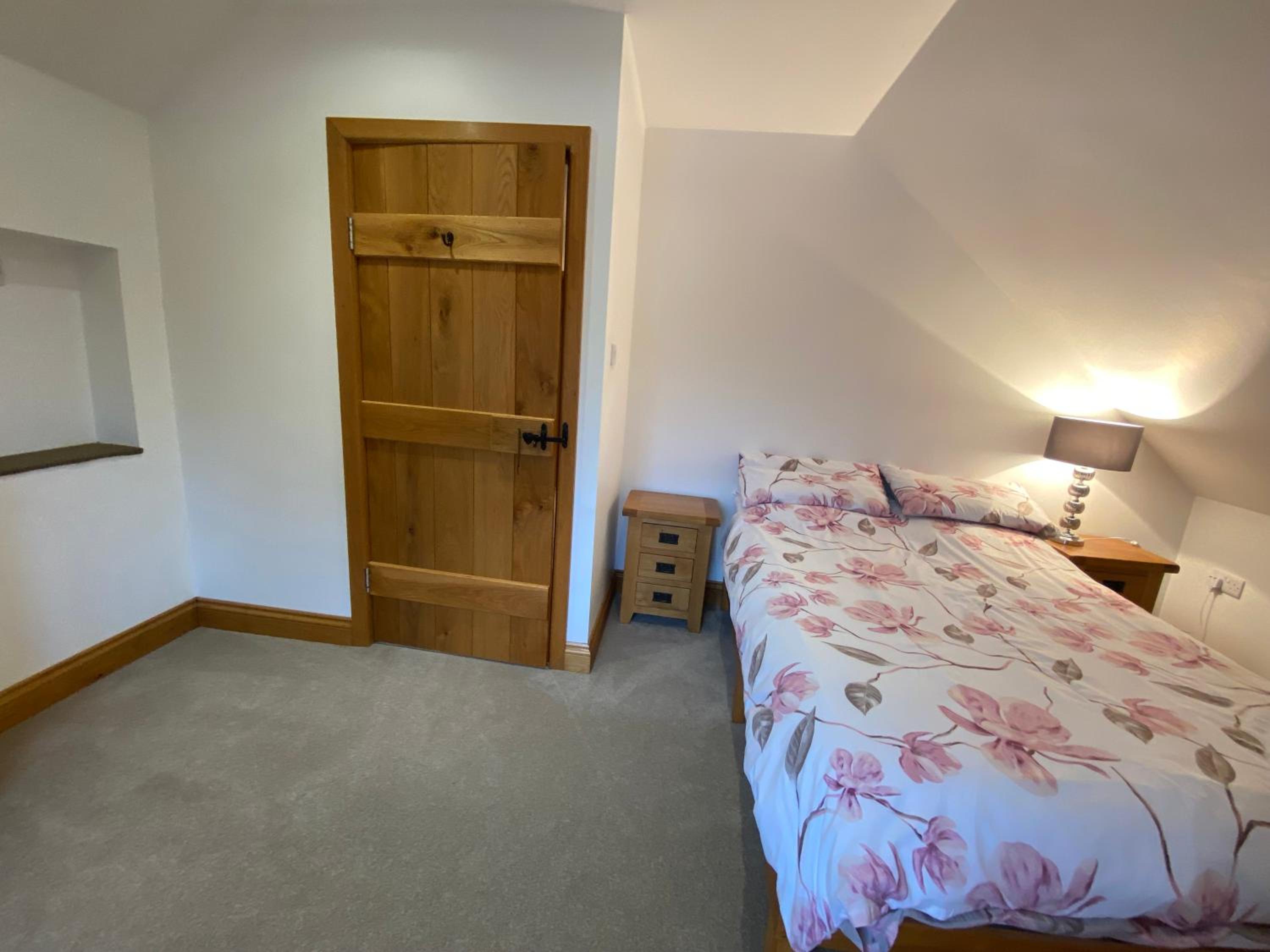 Mulberry Cottage near Goodwood view 3