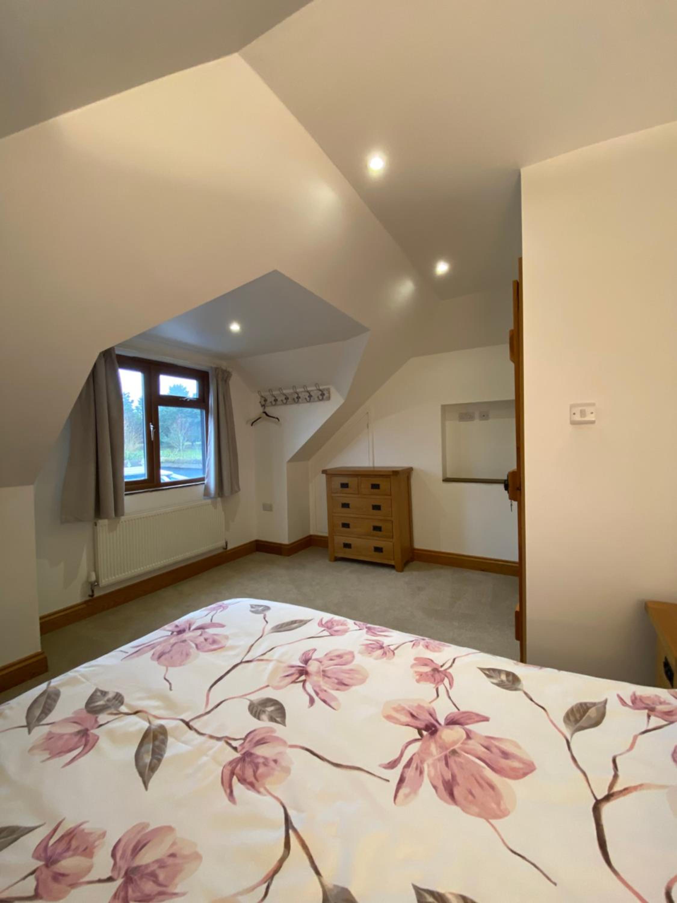 Mulberry Cottage near Goodwood view 4
