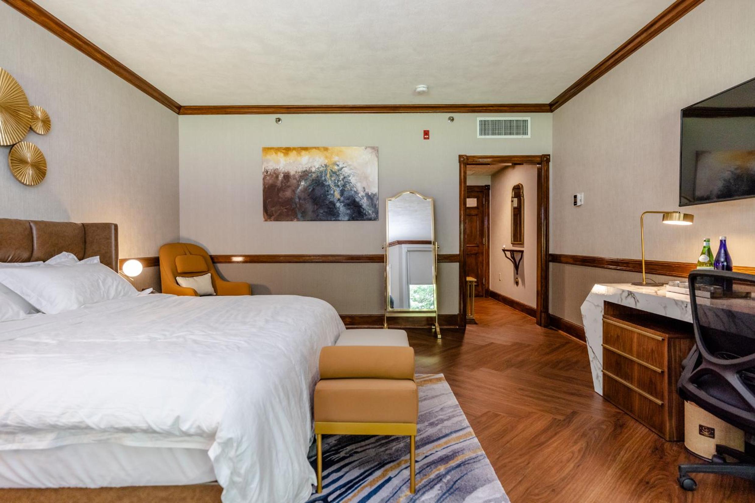 Chateau Merrimack Hotel & Spa