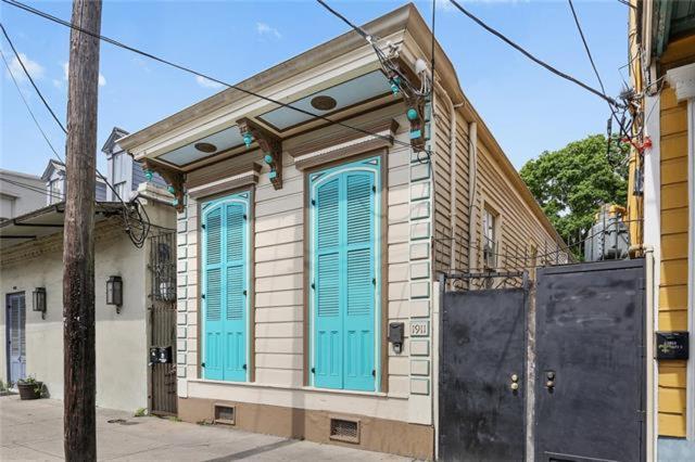 One Block to Frenchmen St! Chef Owned Shotgun Style Home with Private Courtyard & Catering Options — New Orleans