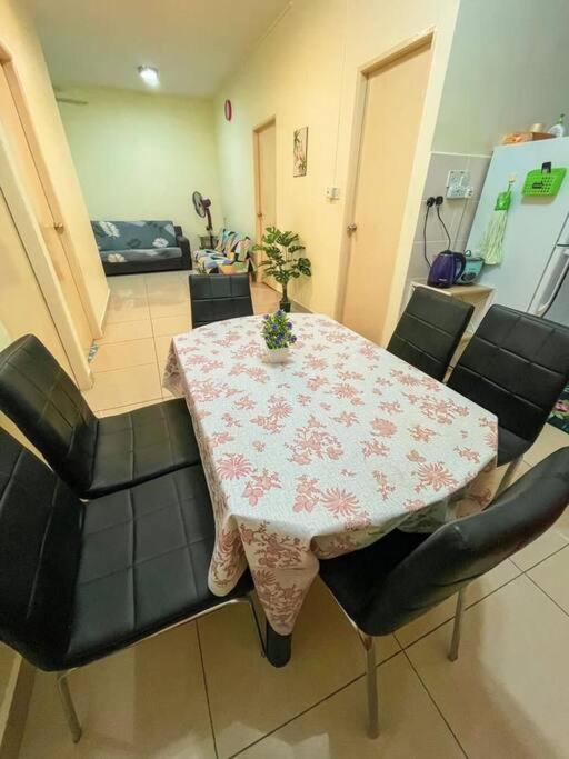 Cybercity Ph1 near KKIA by Family Homestay photo 5