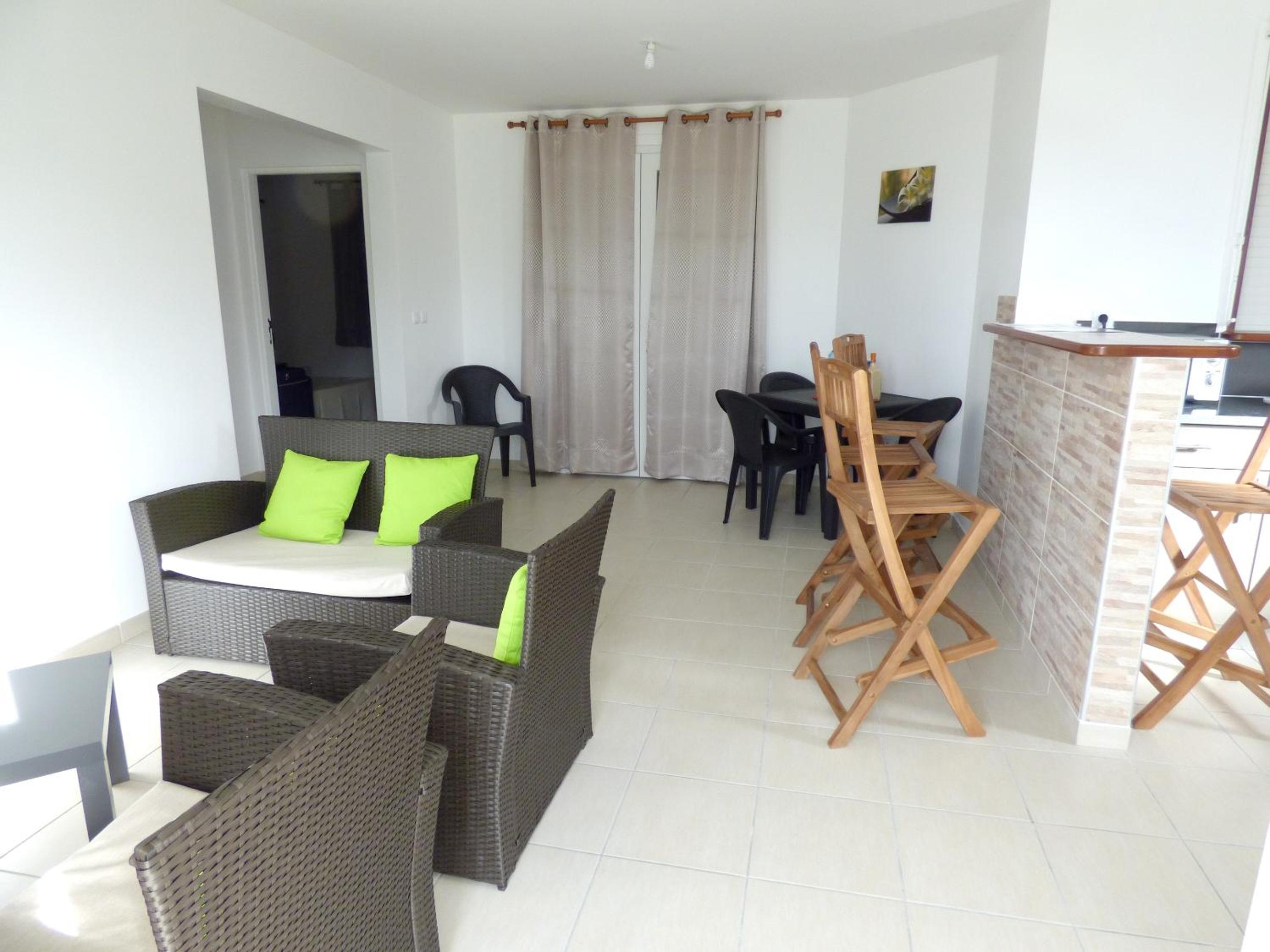 Appartement confortable aux Trois Îlets - 85 m² - Vue montagne view 2