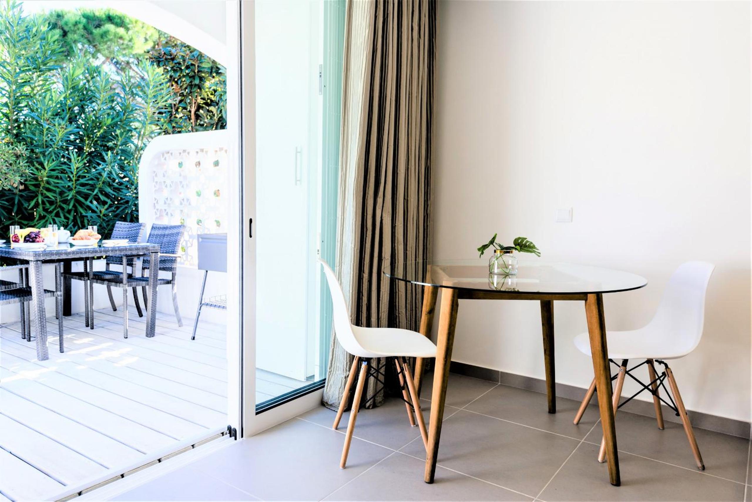 Vale do Lobo Apartment B en Vale do Lobo — dining