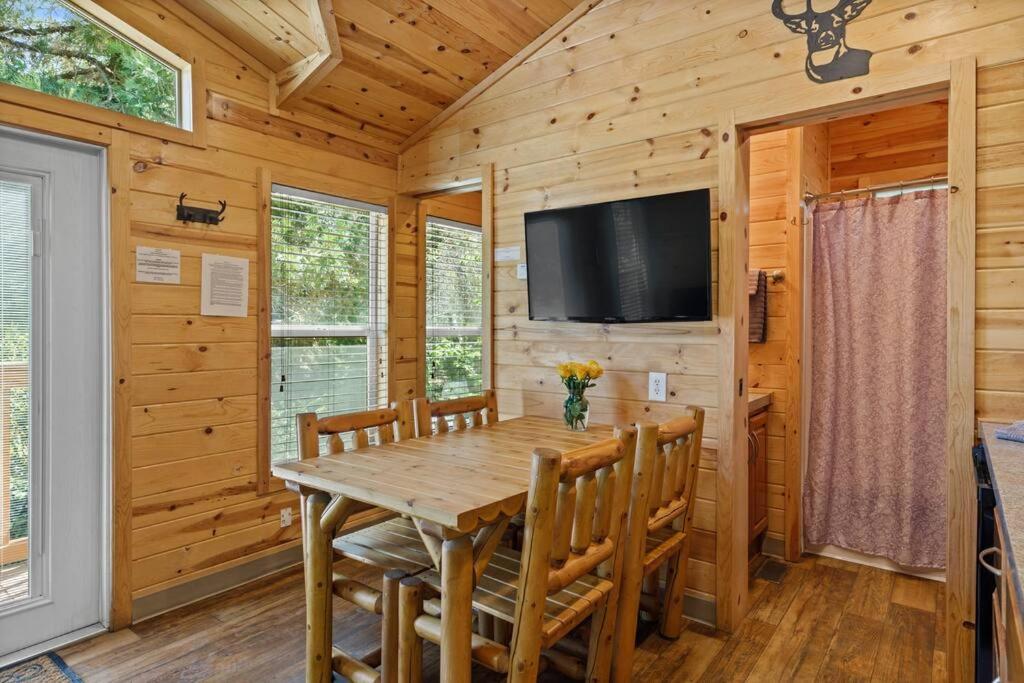 Adorable little cabin #21 view 4