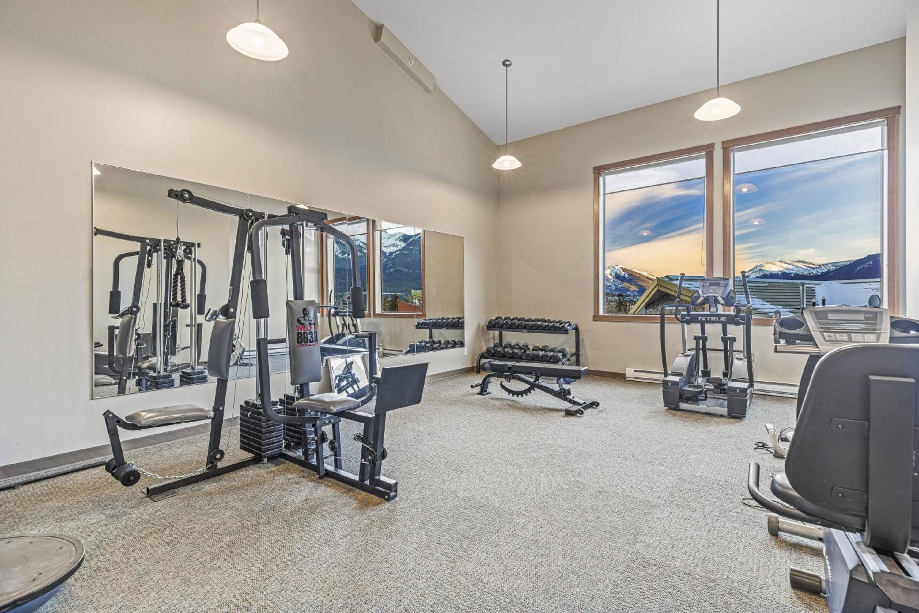 Rooftop Hot tub Spacious Pet Friendly Incredible Views Gym