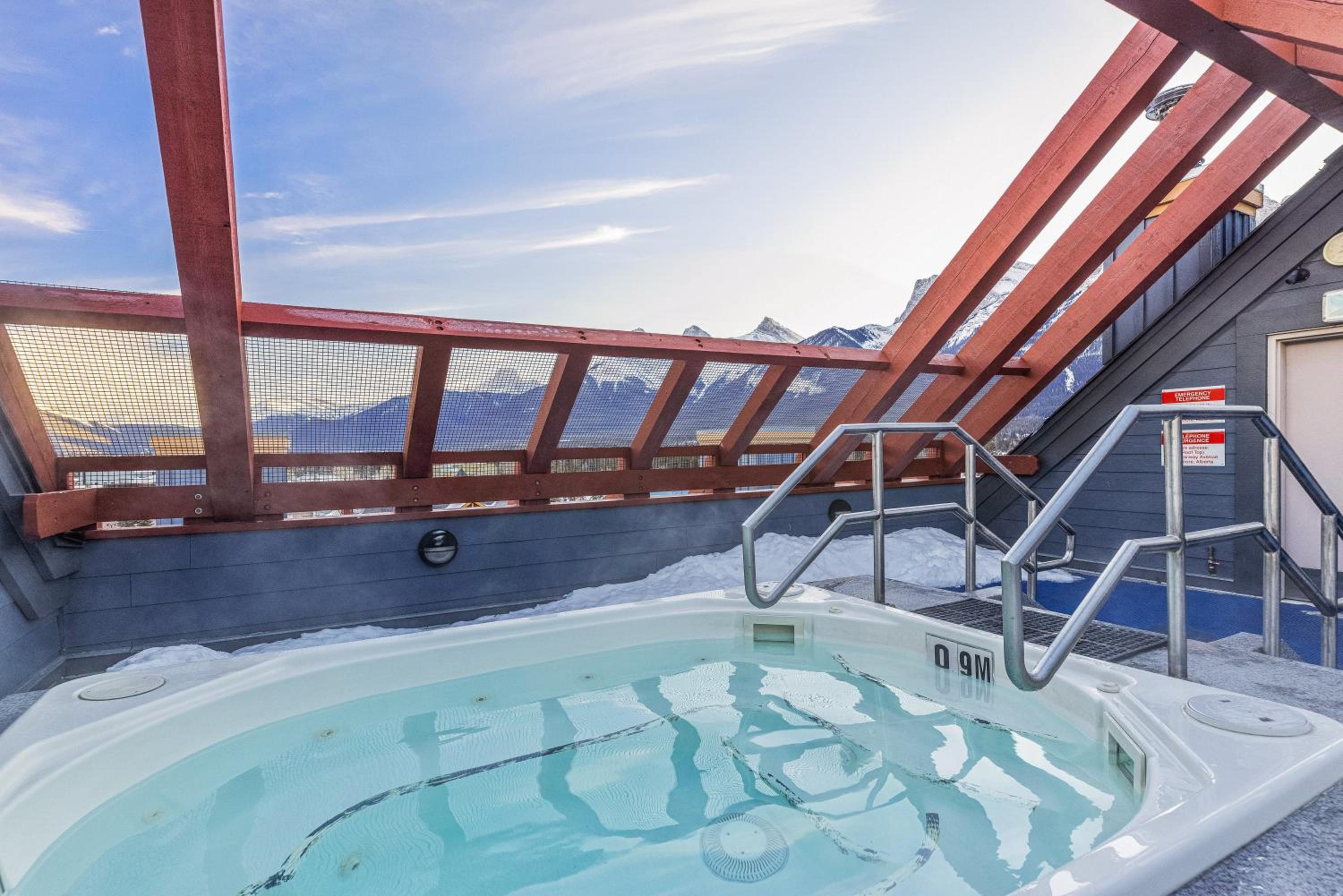 Rooftop Hot tub Spacious Pet Friendly Incredible Views Gym