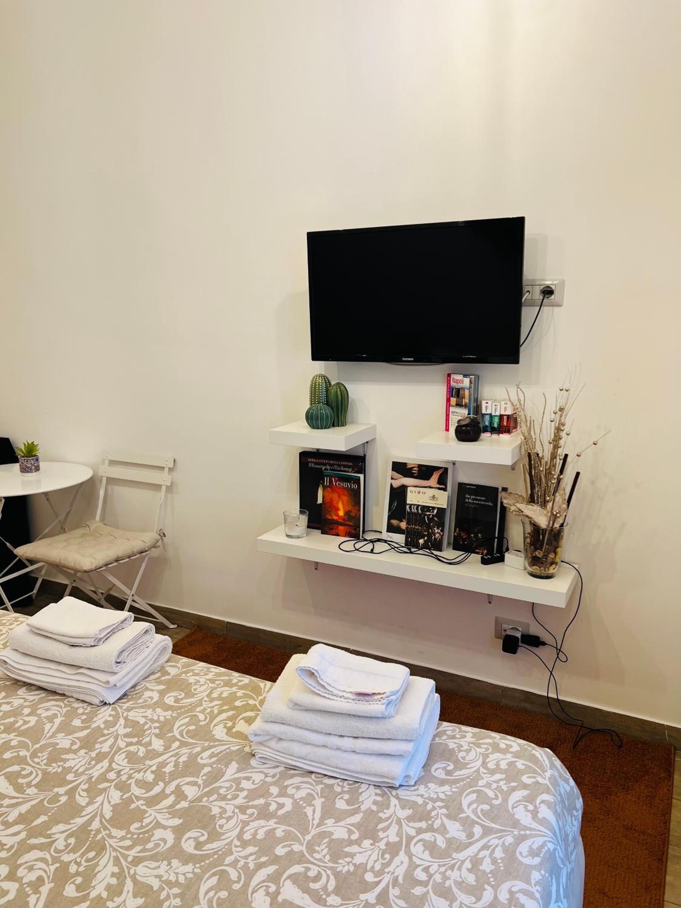 Lorenzo's Art Studio 2 - Via Tribunali