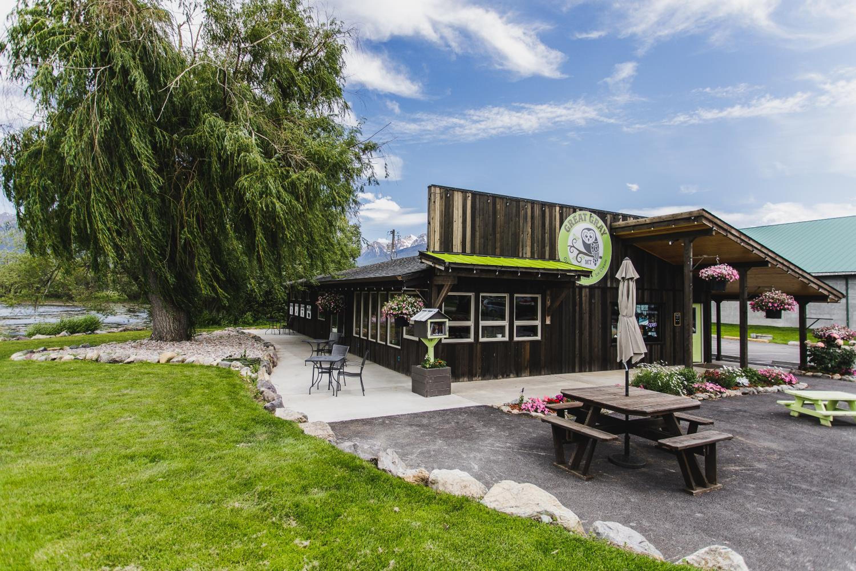 Ninepipes Lodge
