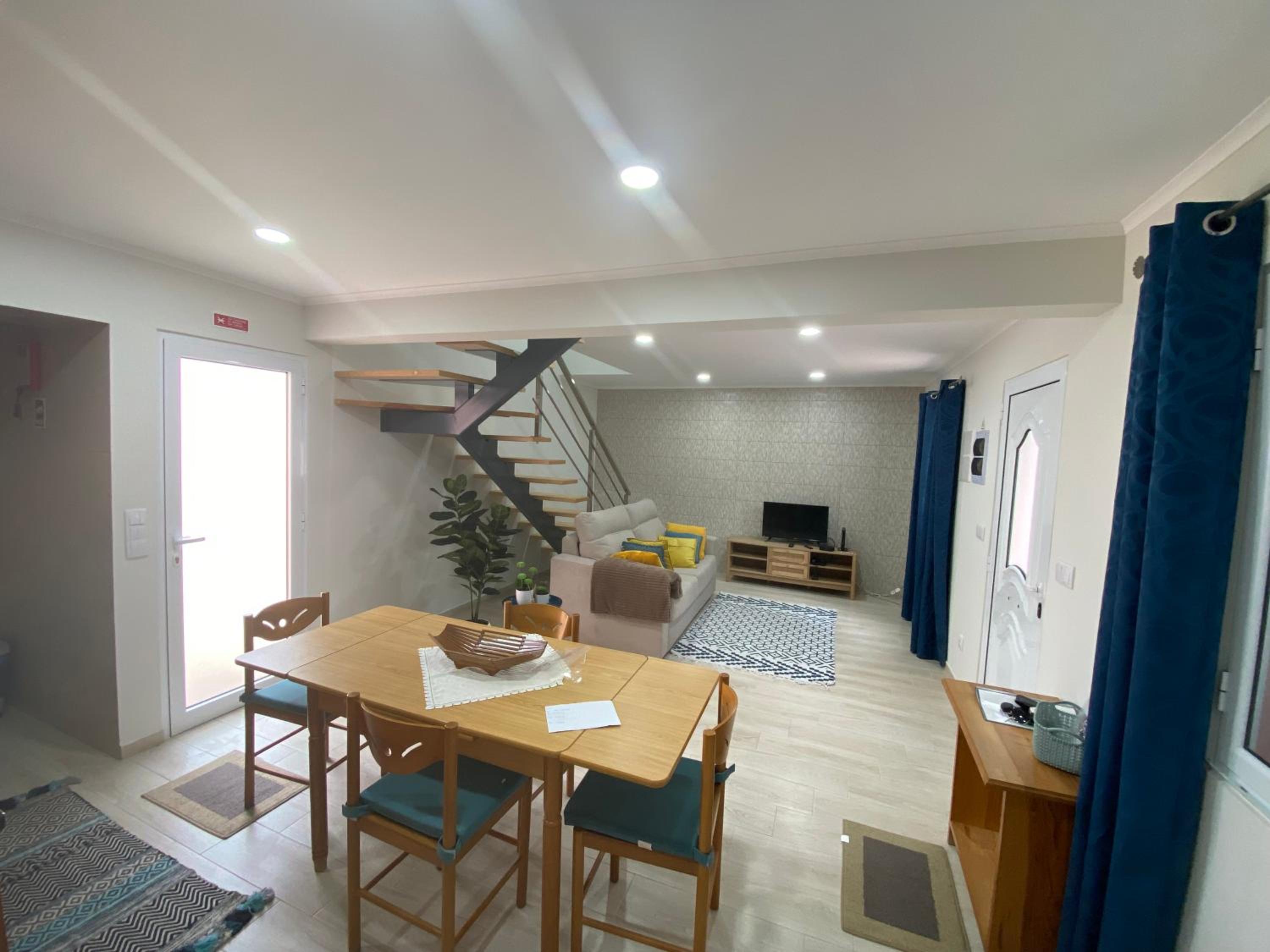 Casa da Ribeira - Mosteiros view 2