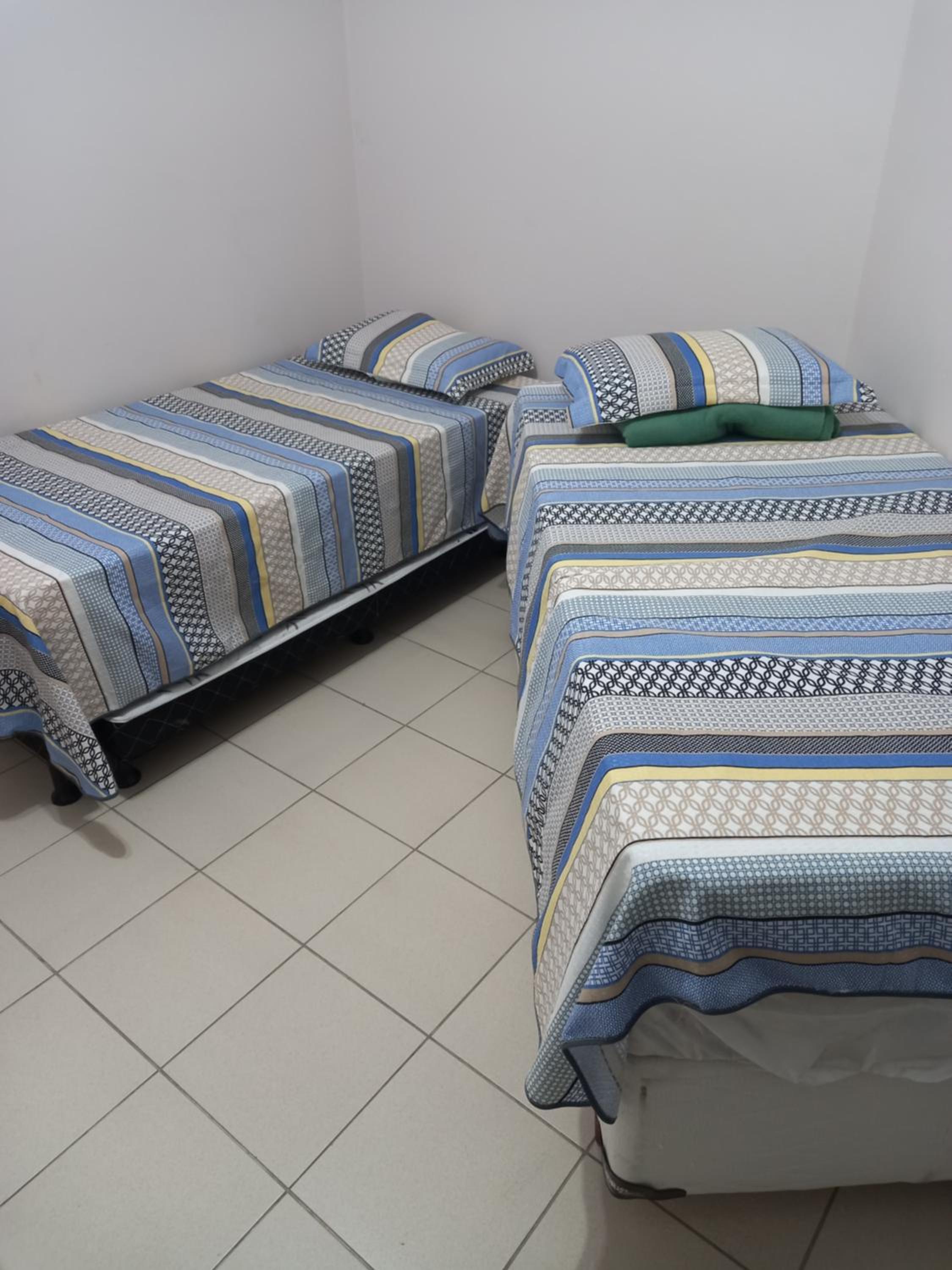 Apartamento em Pitangueiras - 100 metros da praia