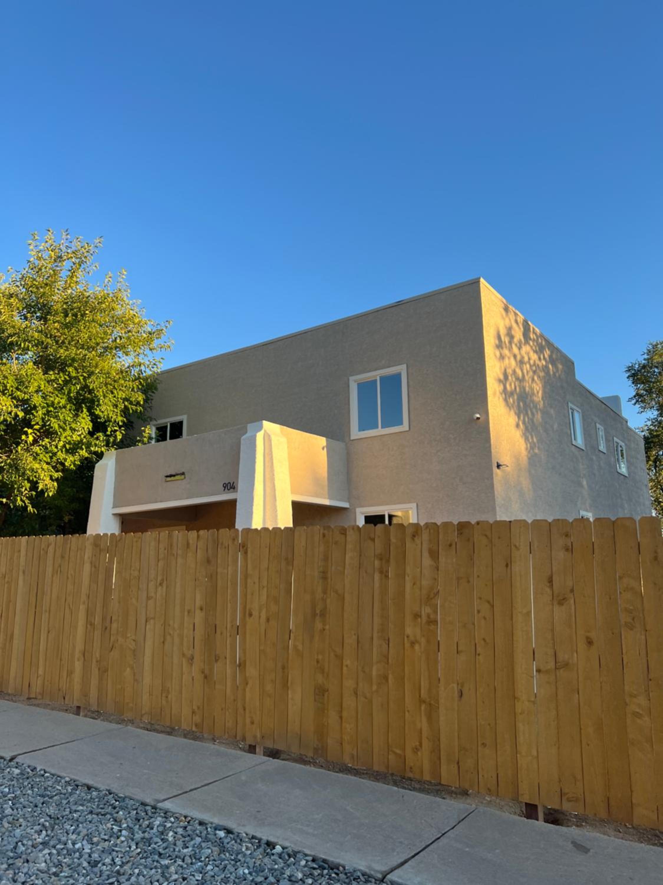 Hotel Beautiful Work Stay Retreat in Pueblo Near Downtown - Image 1