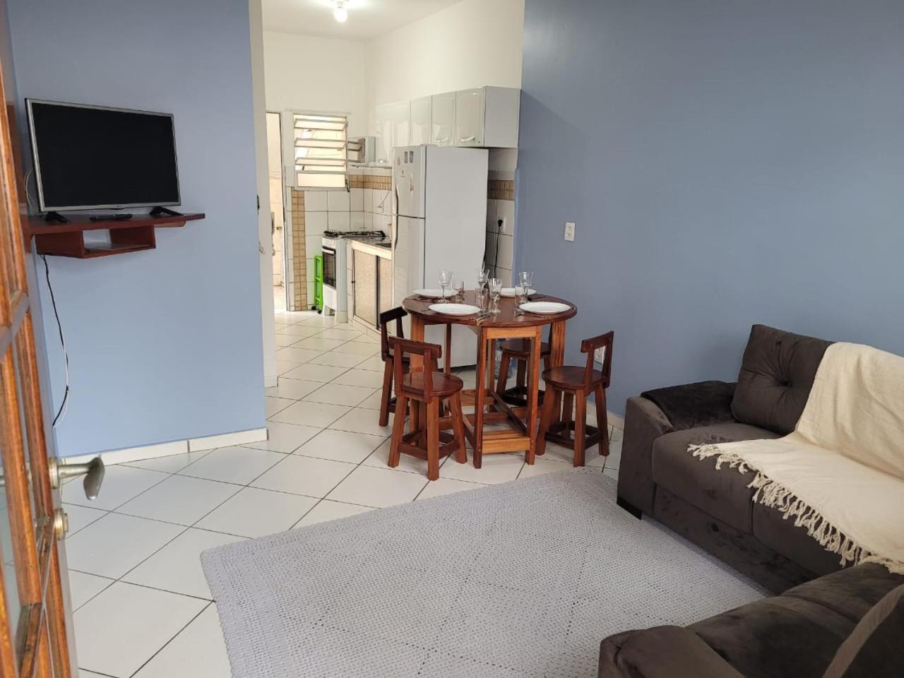 Apartamento aconchegante e espaçoso no Itaguá.
