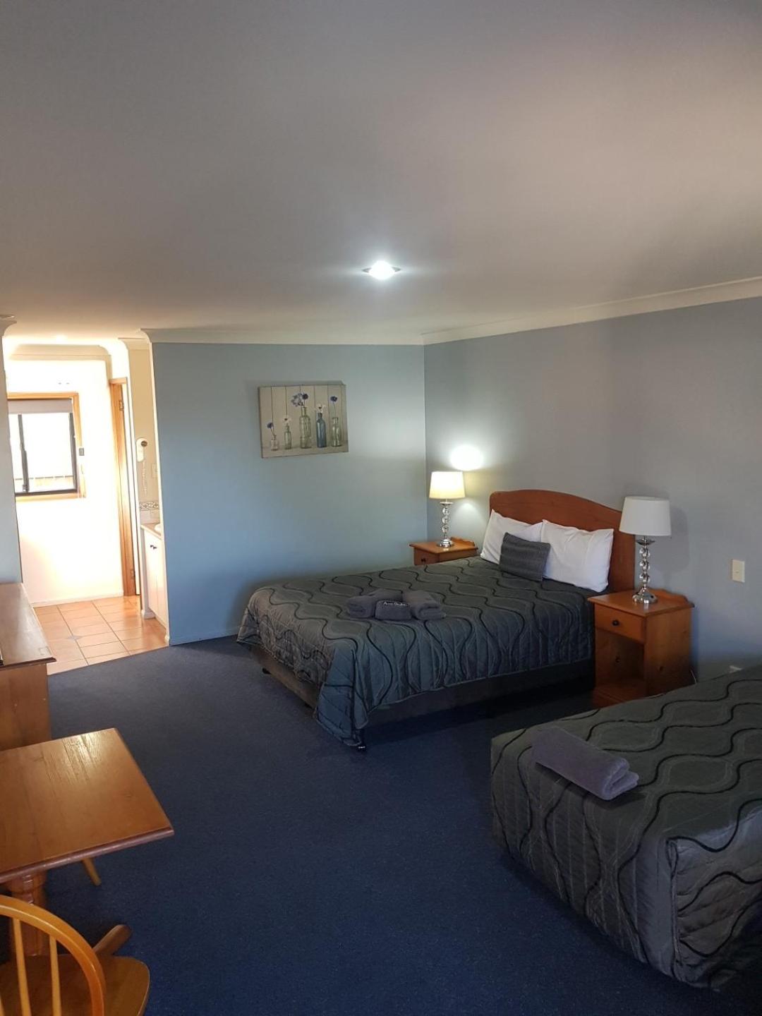 Asters On James Motor Inn