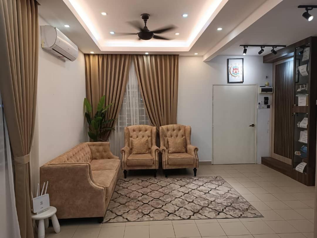 IN HOMESTAY CORNER BATU PAHAT view 2