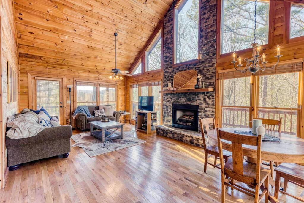 Serene Cabin*Mountain Views*Hot Tub*Large Decks view 4