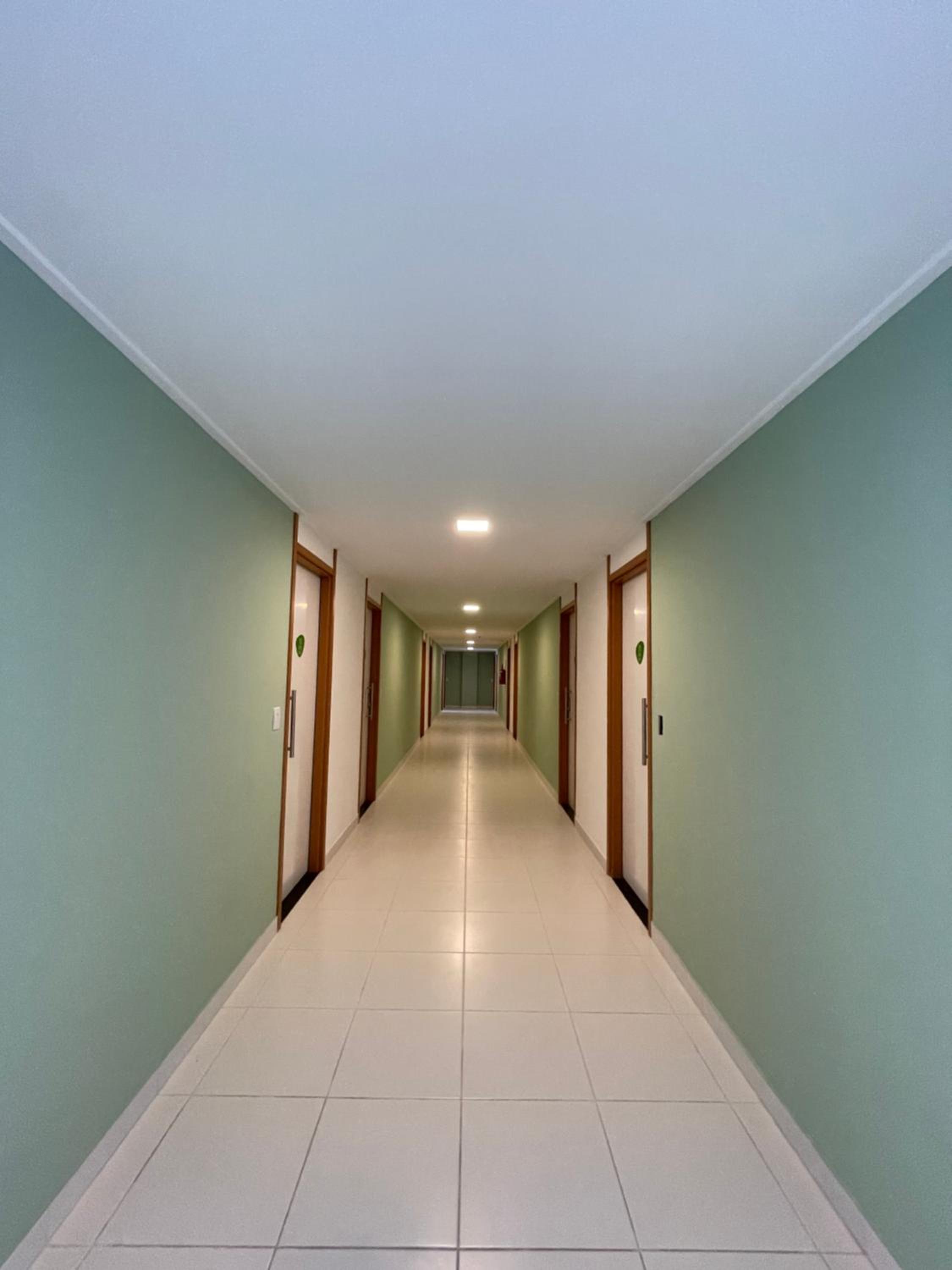 Flat ESTUDIO de LUXO - Praia de Muro Alto - Piscinas - Ideal para CASAIS, famílias com crianças - ap COMPLETO - AR COND, WI FI, NETFLIX, ESTACIONAMENTO - 4