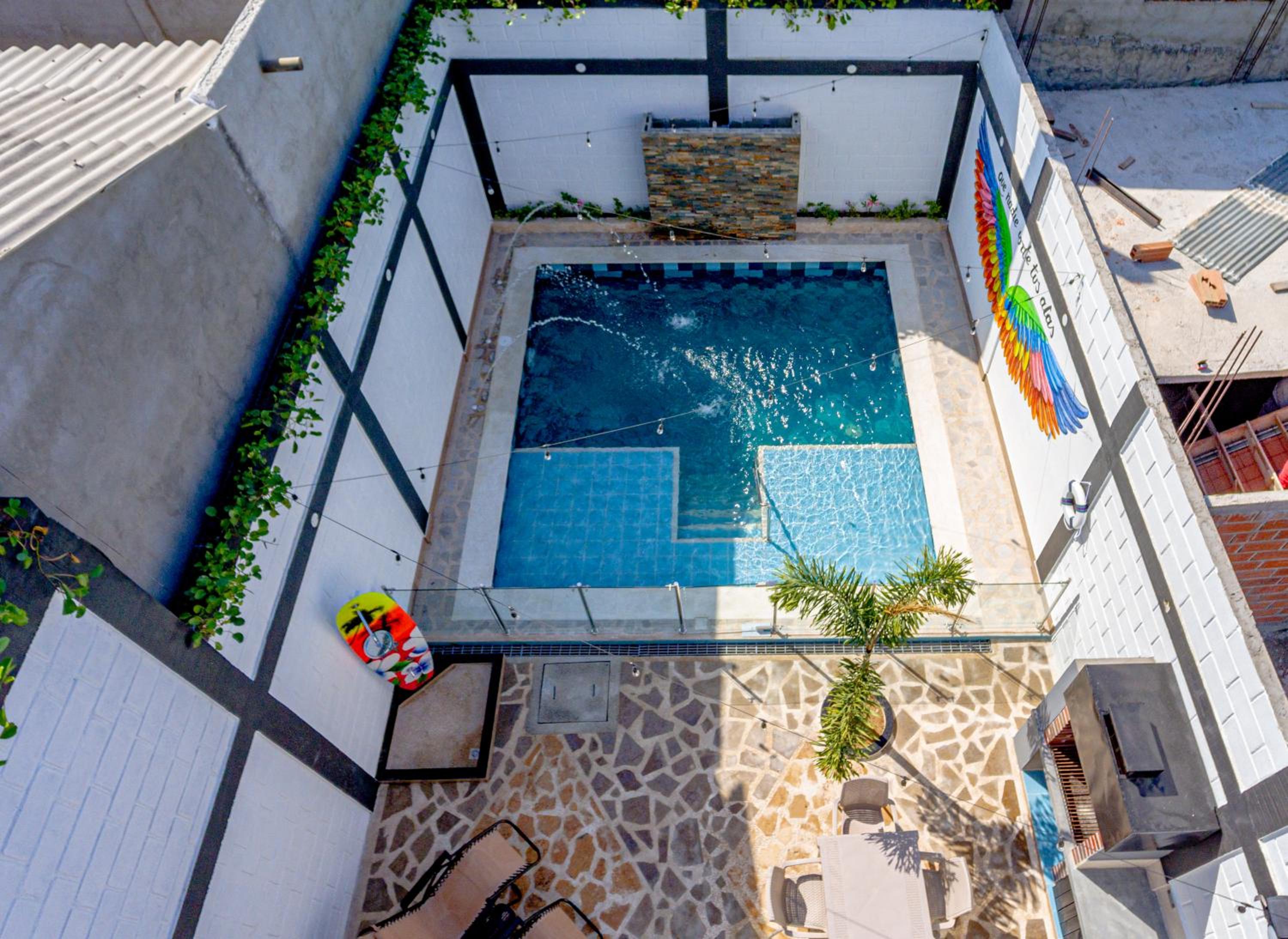 Confort+Relax= Romántico ApartaEstudio + Piscina + Parqueadero