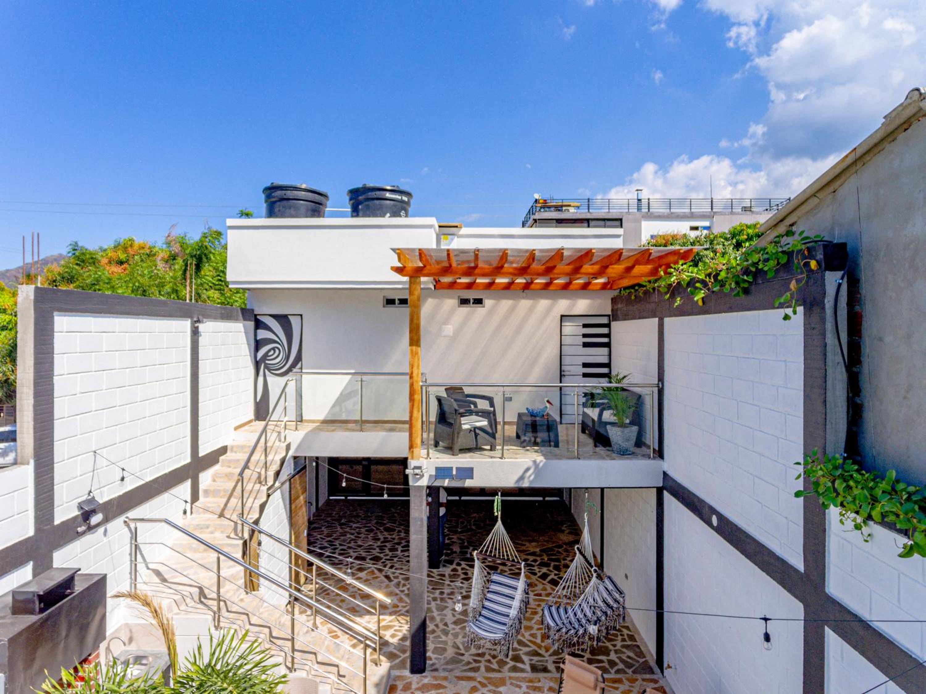 Confort+Relax= Romántico ApartaEstudio + Piscina + Parqueadero
