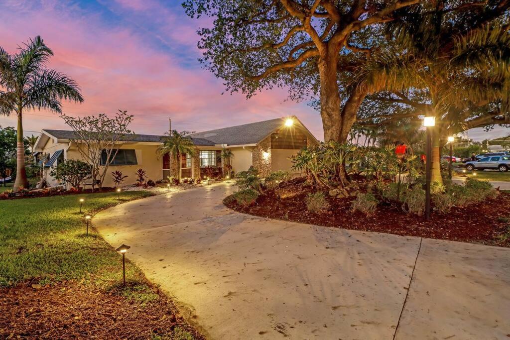 Hotel House w/ heated pool in Naples 5 min to beach - Image 1