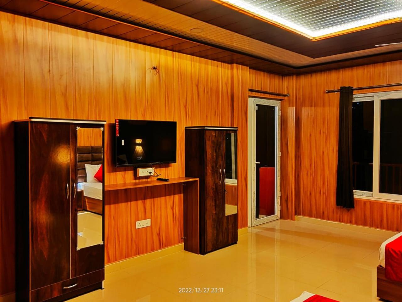 Photo 6