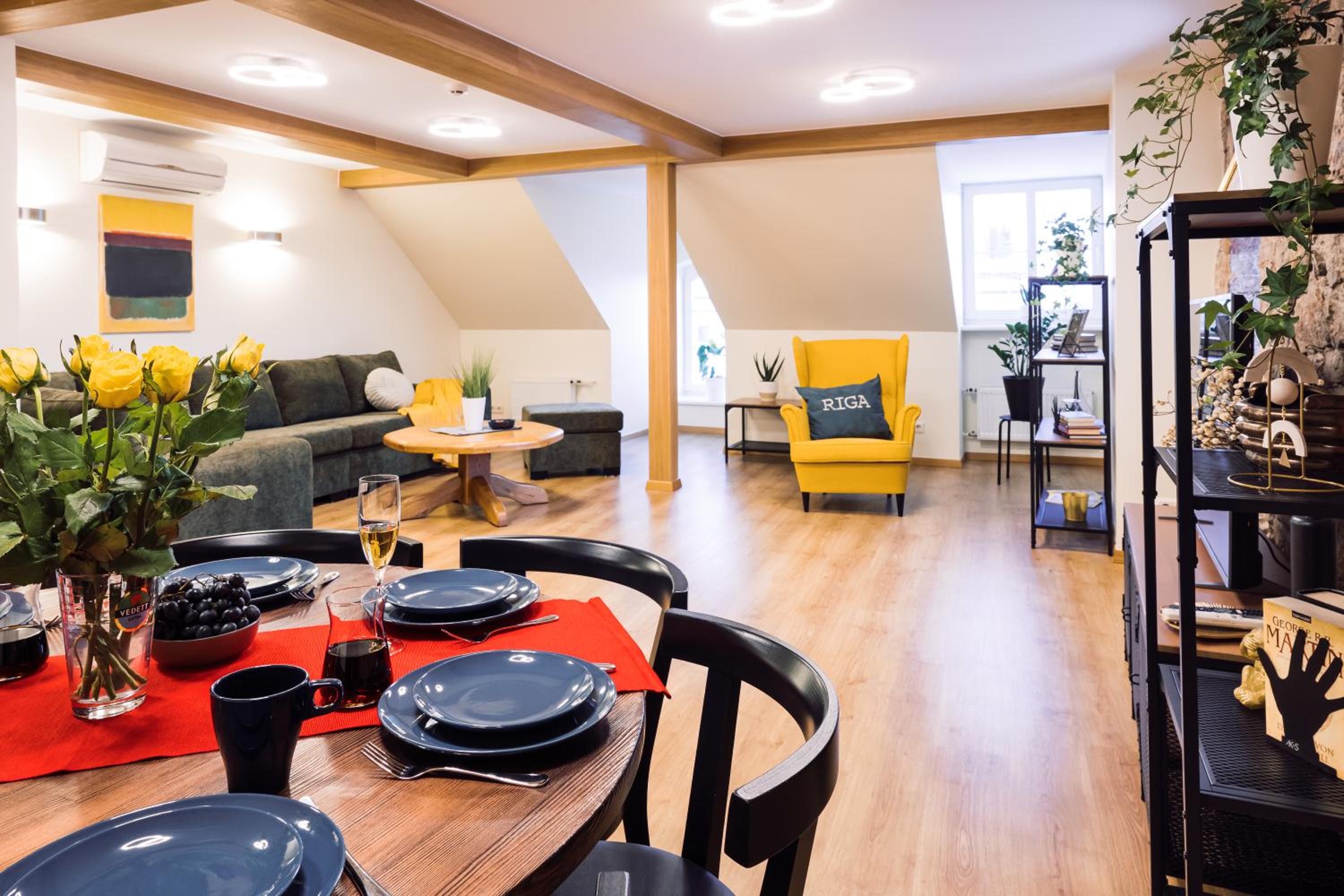 Rothko apartment/8 guests/4bedrooms/Riga Old Town view 5