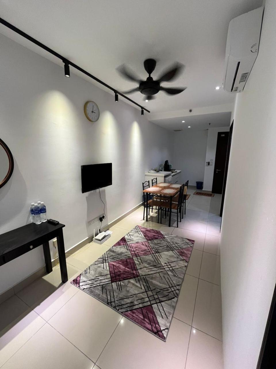 Apartment with 2 Bedrooms, Trefoil @ Setia City (Imperia Asia Guest House) photo 8