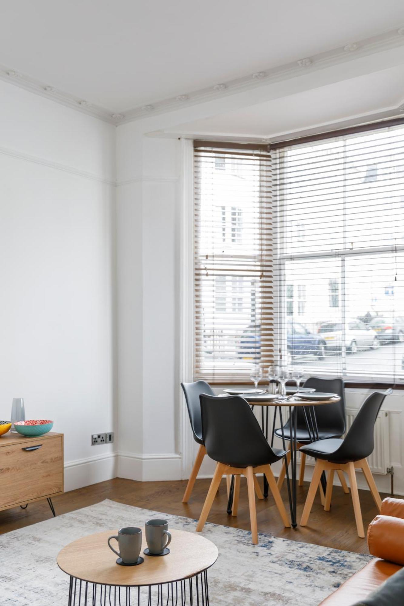 Serenity Square - Wow location central Brighton sleeps 4 view 3