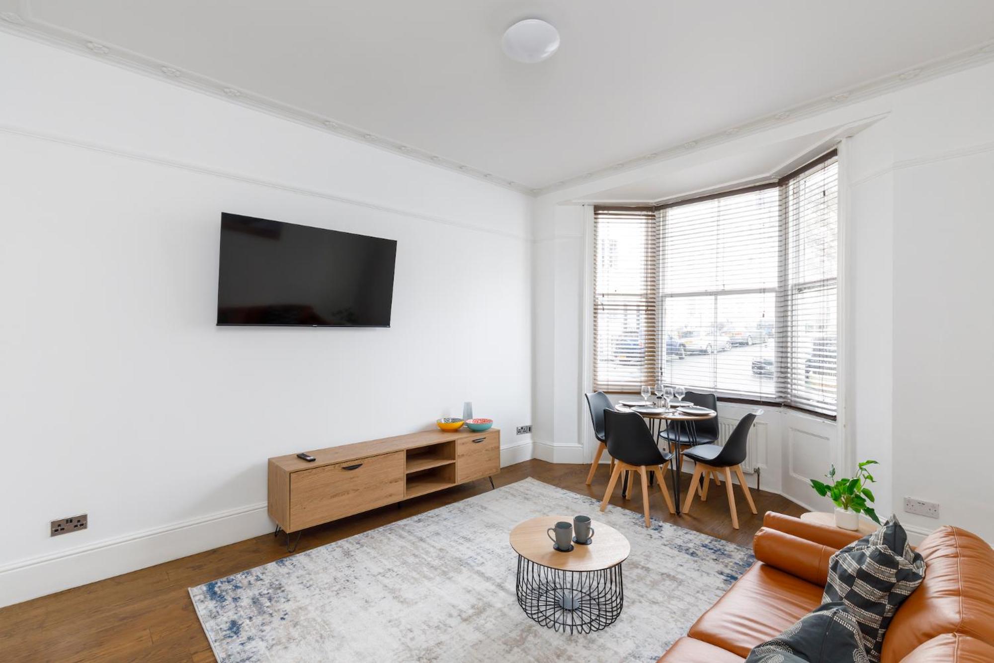 Serenity Square - Wow location central Brighton sleeps 4 view 4