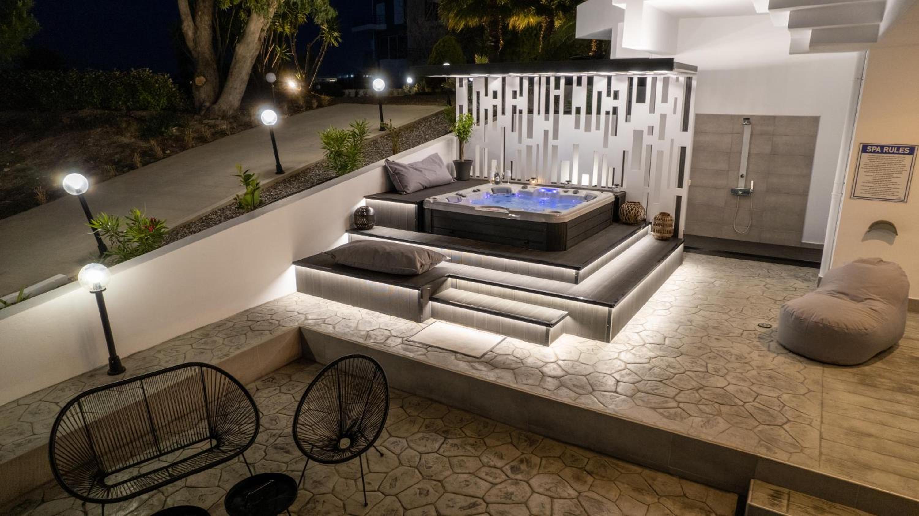 Monte Smith Luxury Villas view 4