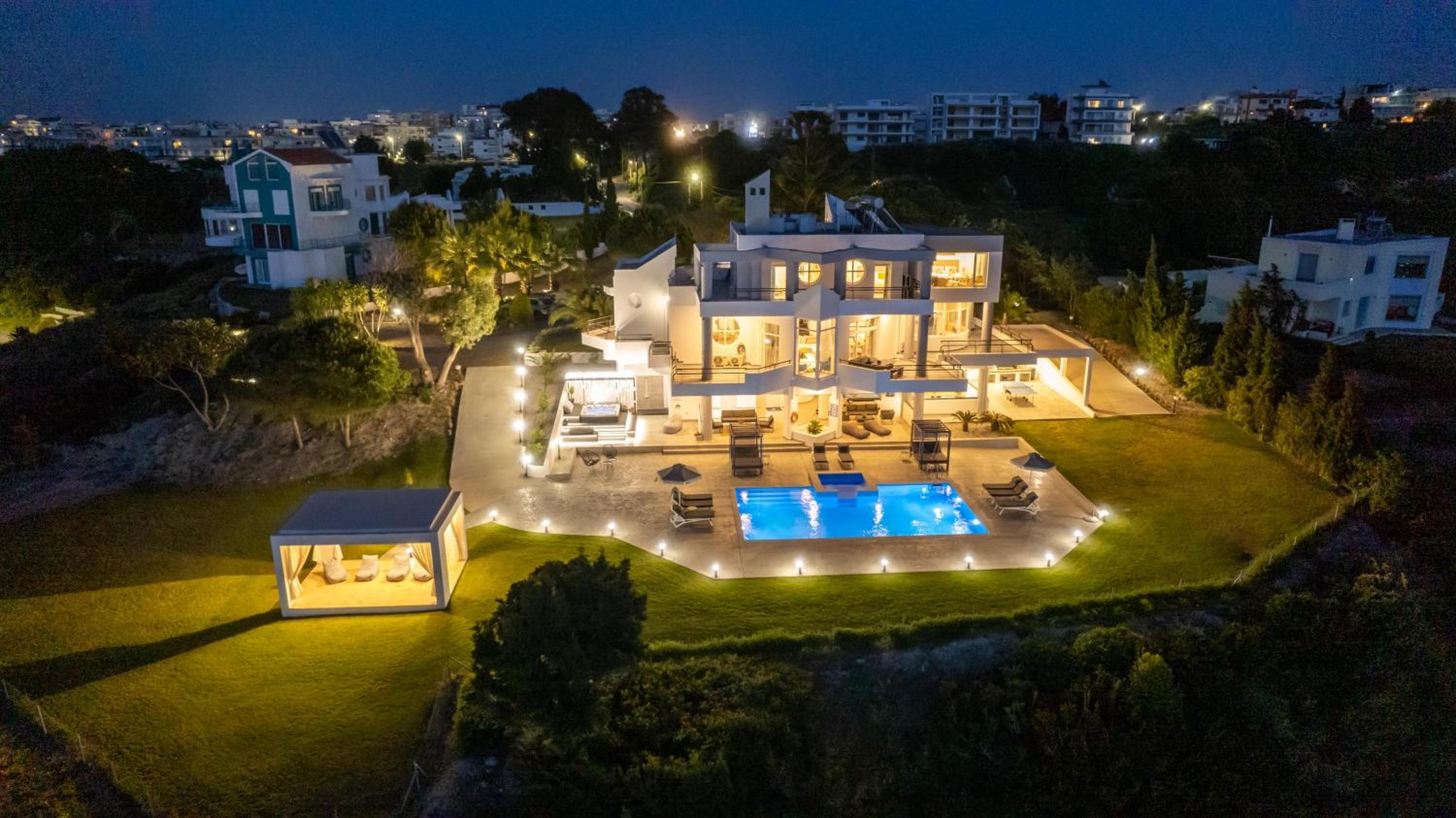 Monte Smith Luxury Villas view 2