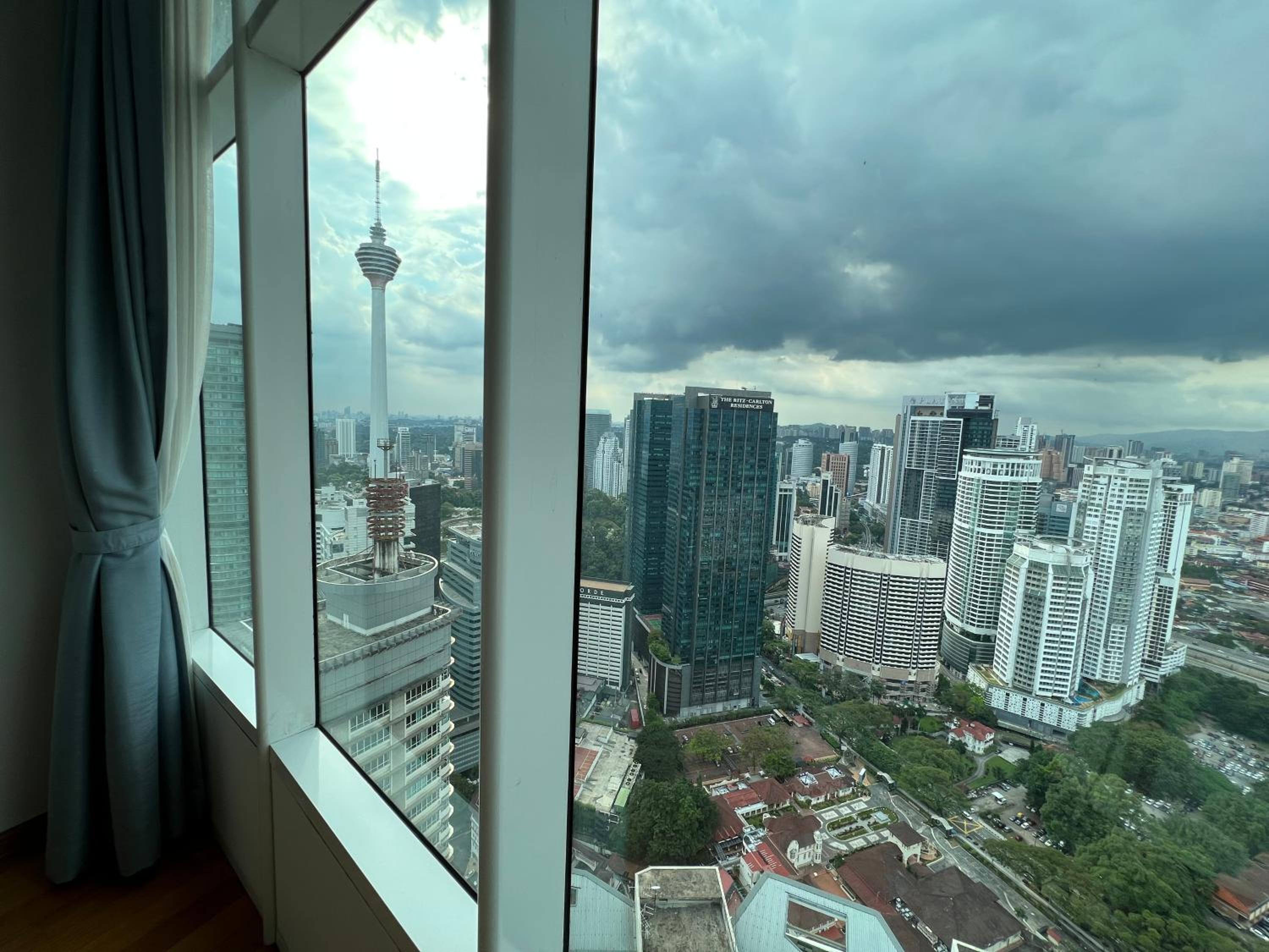 Sky Suites KLCC by GENESIS