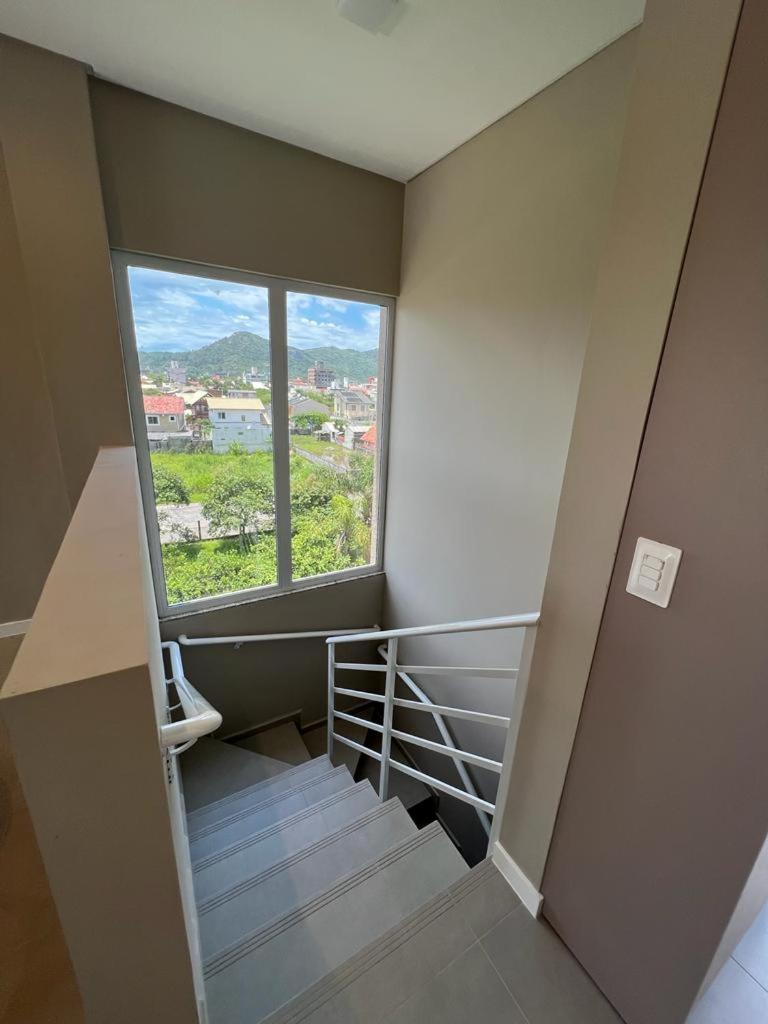 ANSNEGOCIOS APTO DUPLEX PRAIA MARISCAL 201 Bayron
