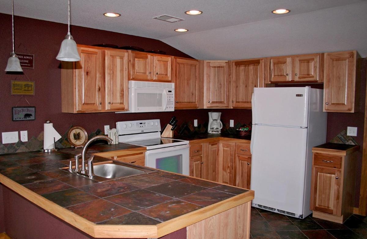 Rocky Mountain Retreat 2 by Rocky Mountain Resorts