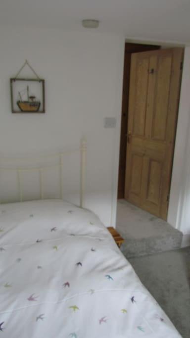 Welcoming cottage in Chichester near City Centre view 2