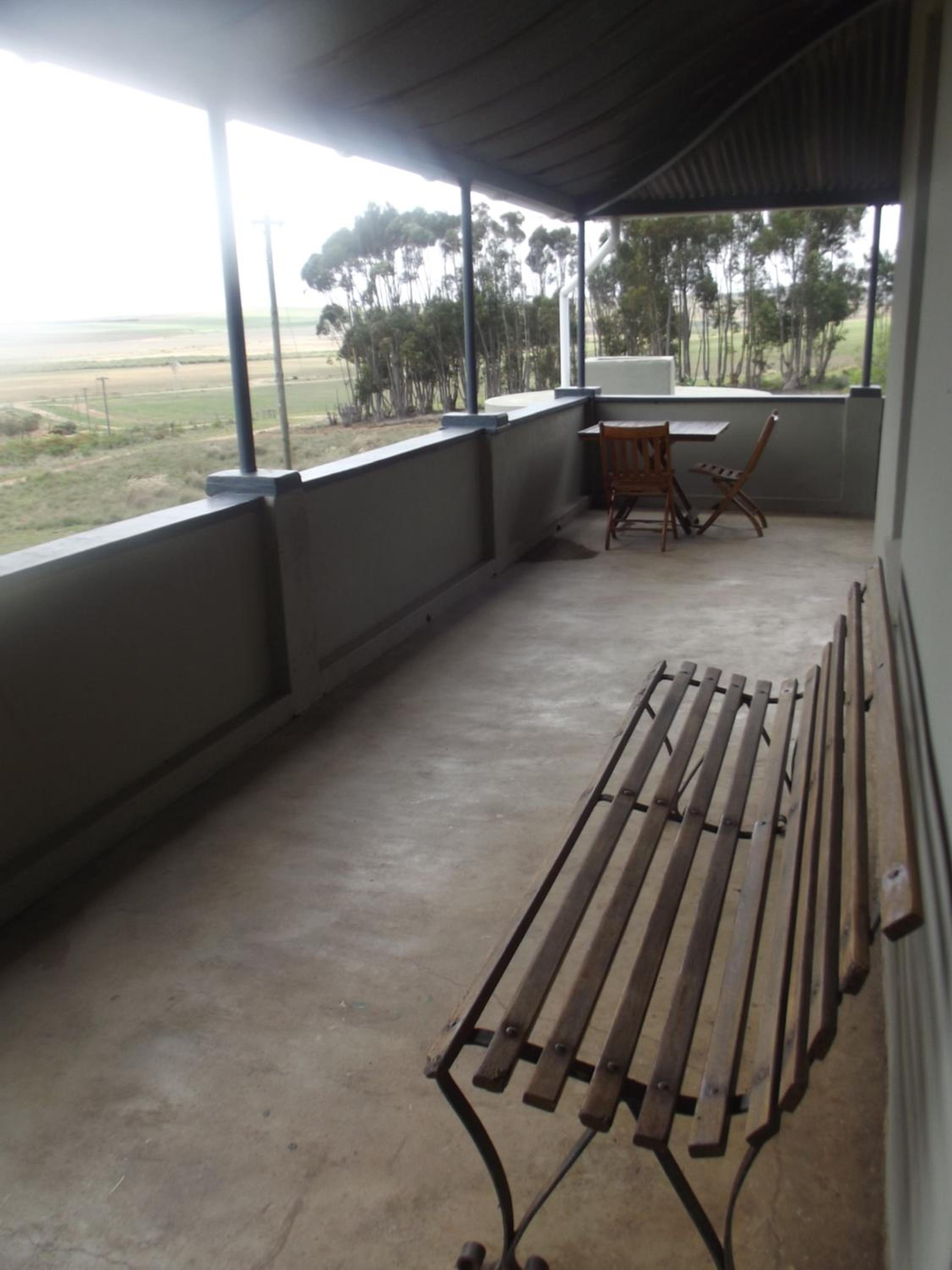 Bo-Plaas Farmhouse view 4