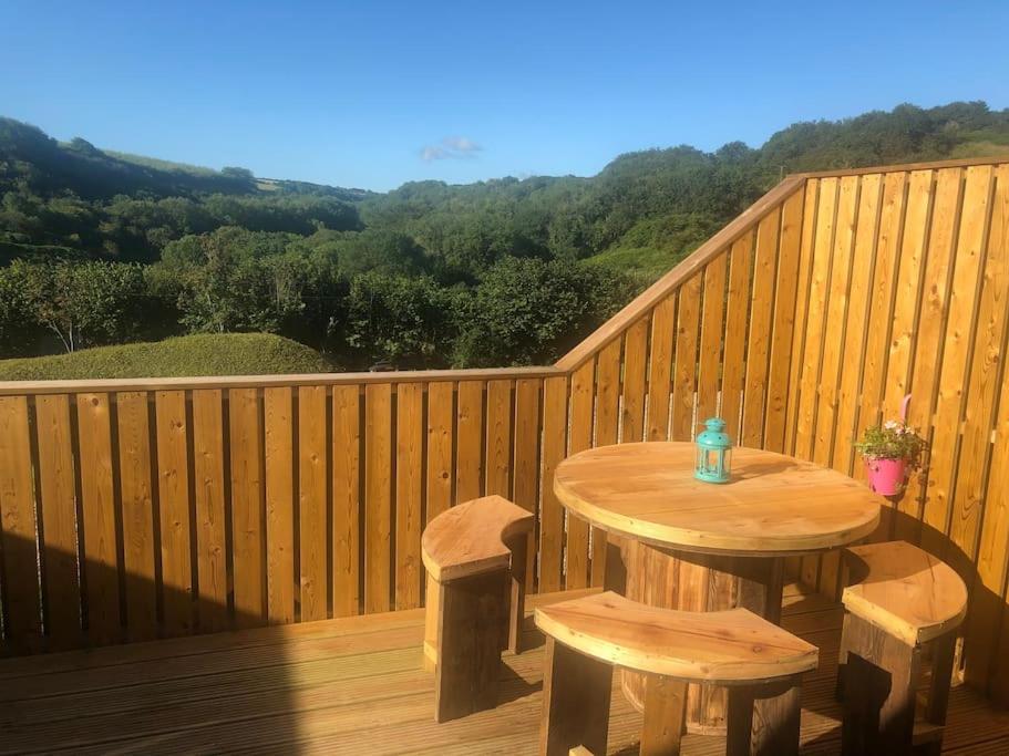Meadow Cottage. Pretty modern cottage close to Woolacombe and Lee