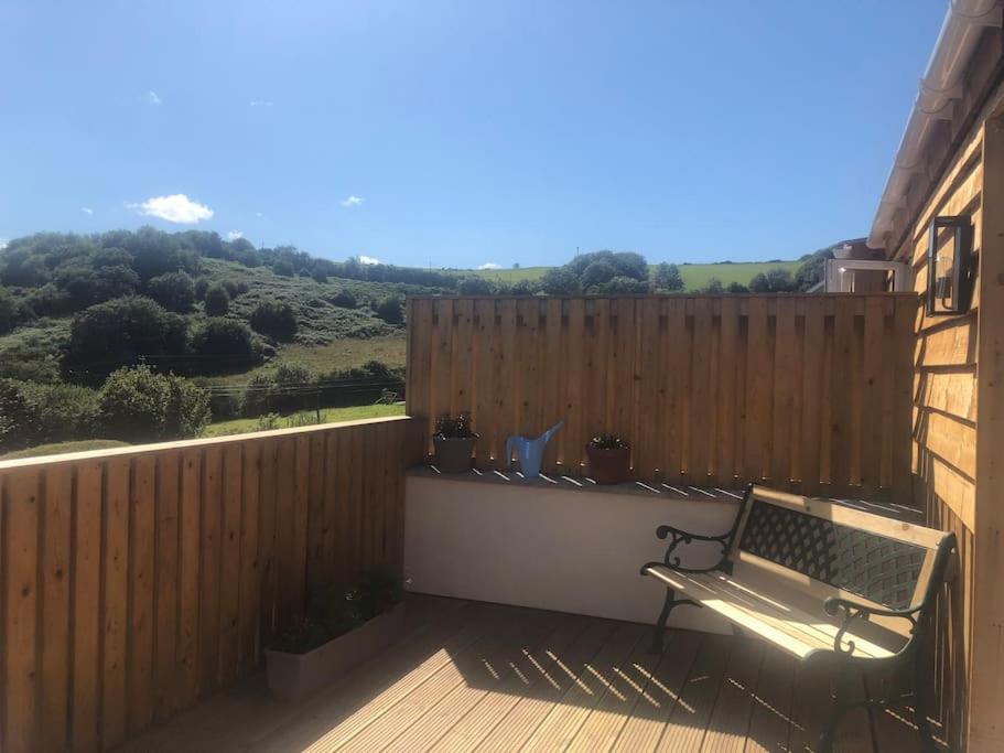 Meadow Cottage. Pretty modern cottage close to Woolacombe and Lee