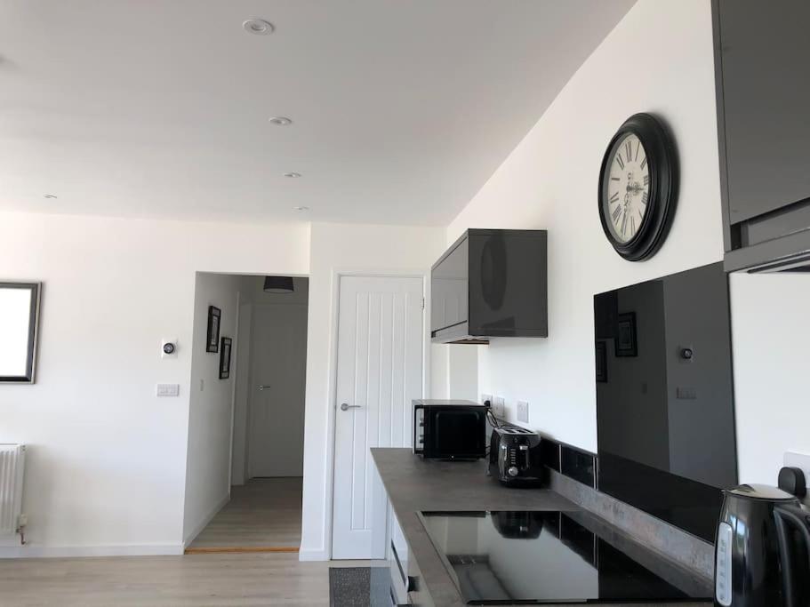 Meadow Cottage. Pretty modern cottage close to Woolacombe and Lee