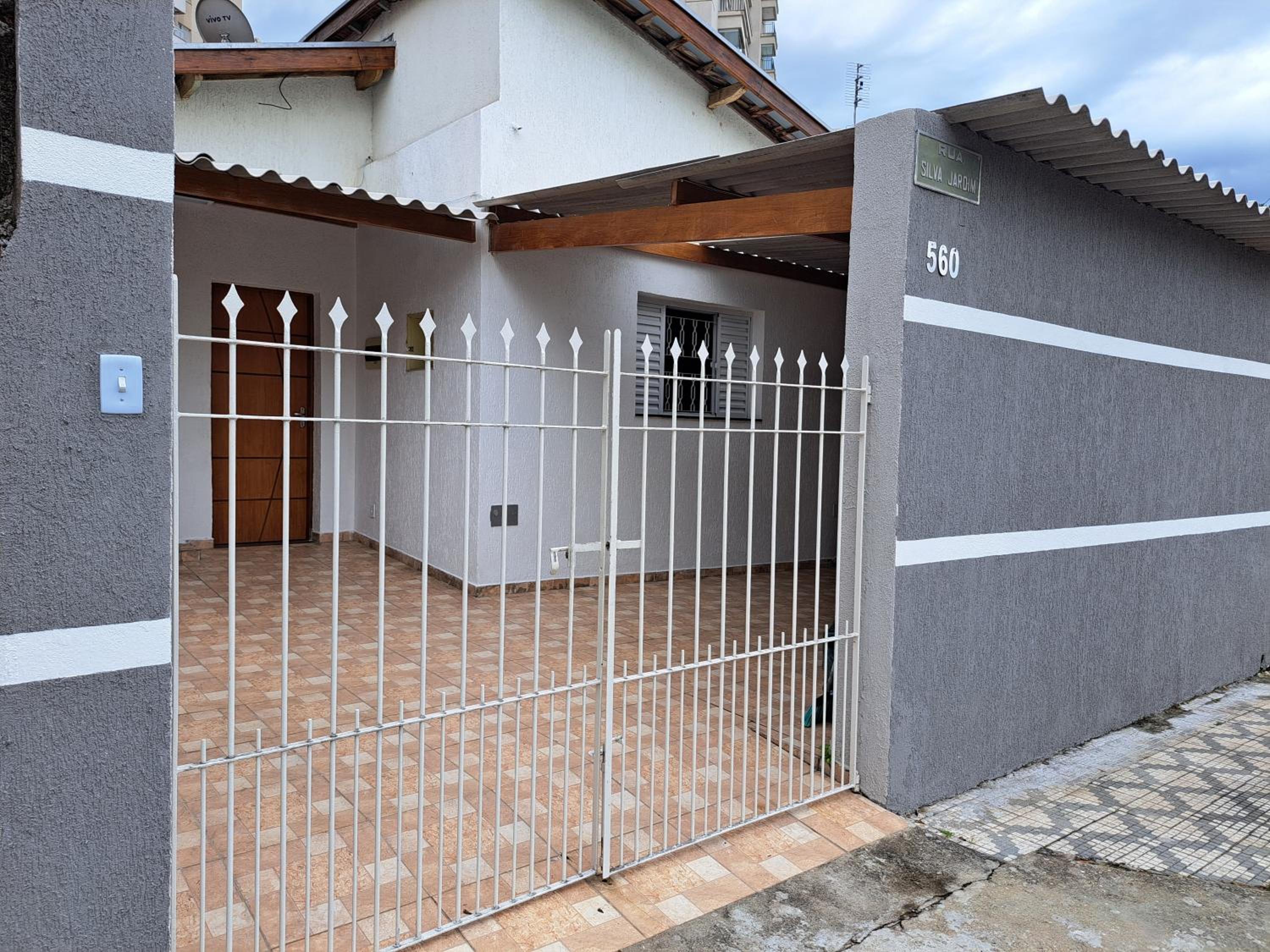 CASA LUGAR TOP - prefeitura, UNITAU, hospital e Av do Povo