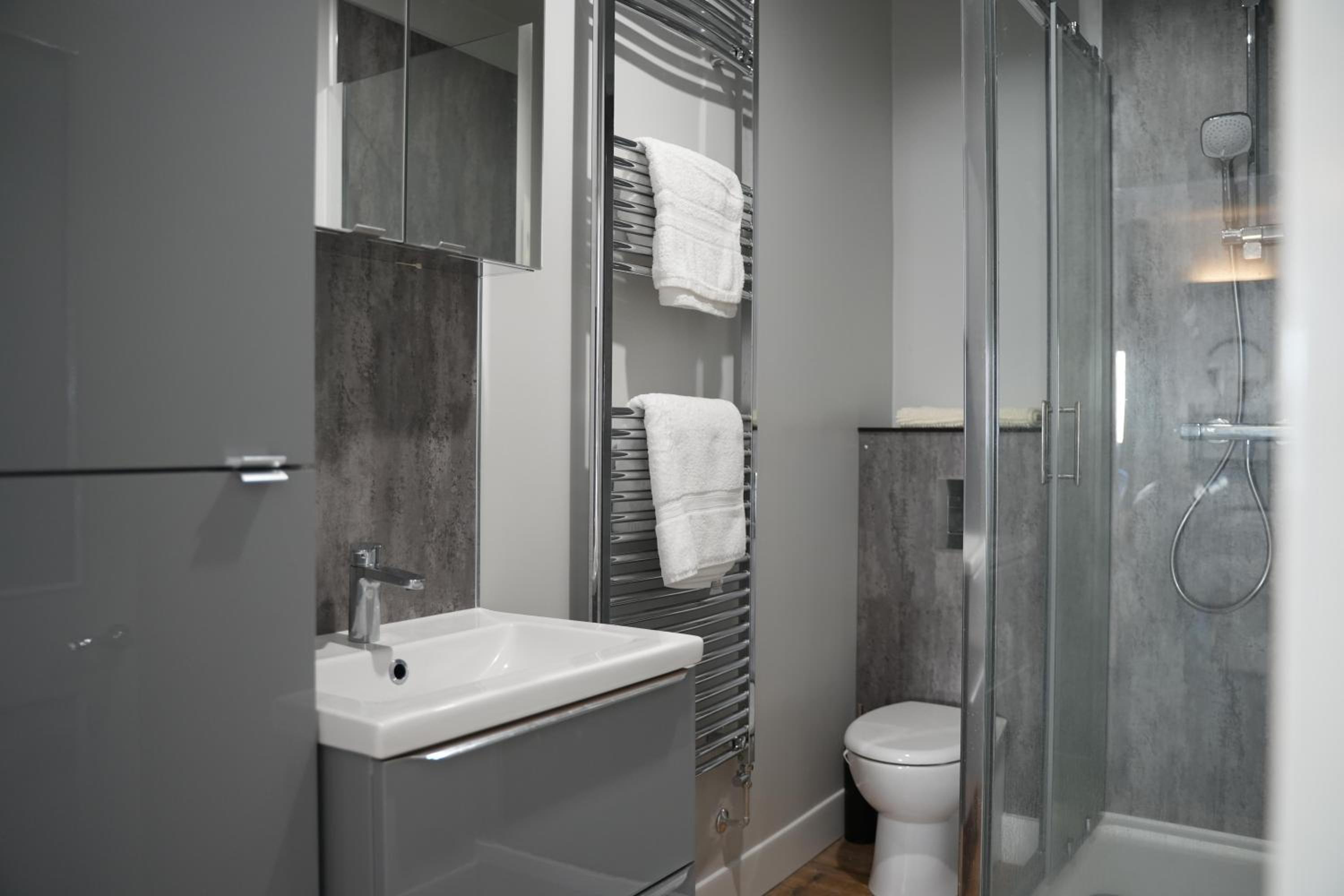 Gorgeous comfortable Apartment on the High Street
