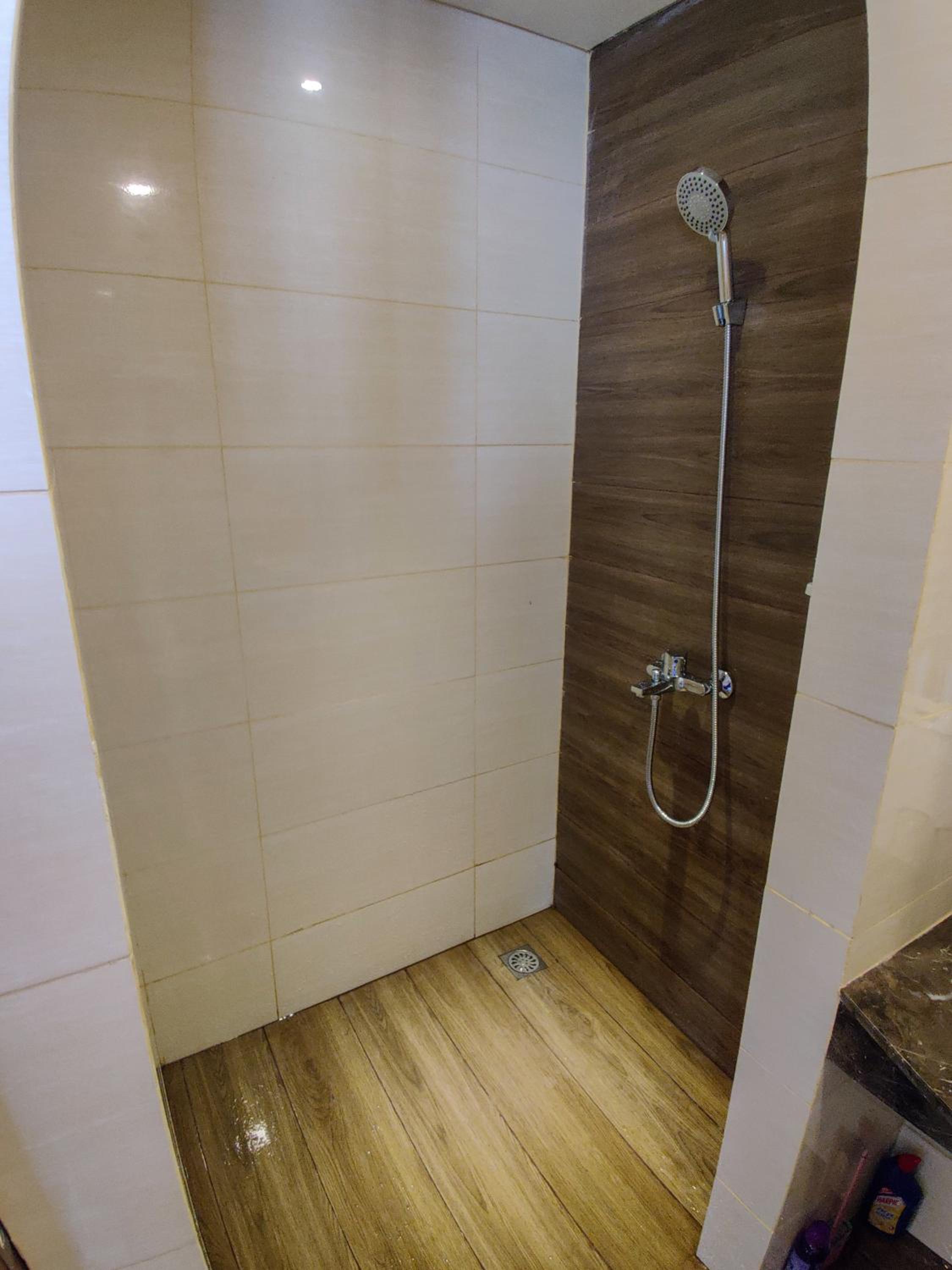 Apartment Studio @ Nagoya Thamrin City + FREE WIFI & NETFLIX view 4