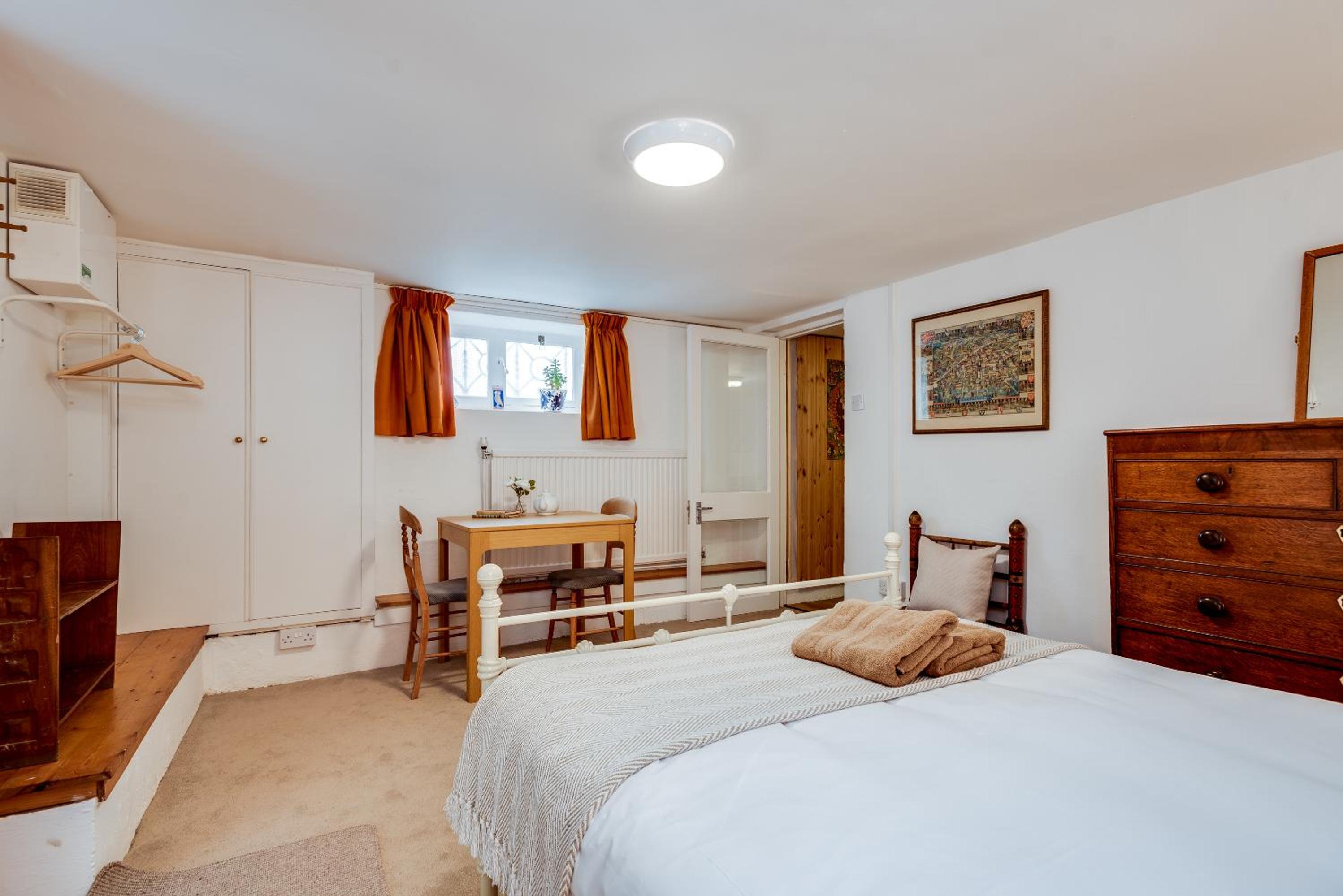 Oxford Vacations - The Summertown STUDIO 1BR kitchenette - Property Image 16