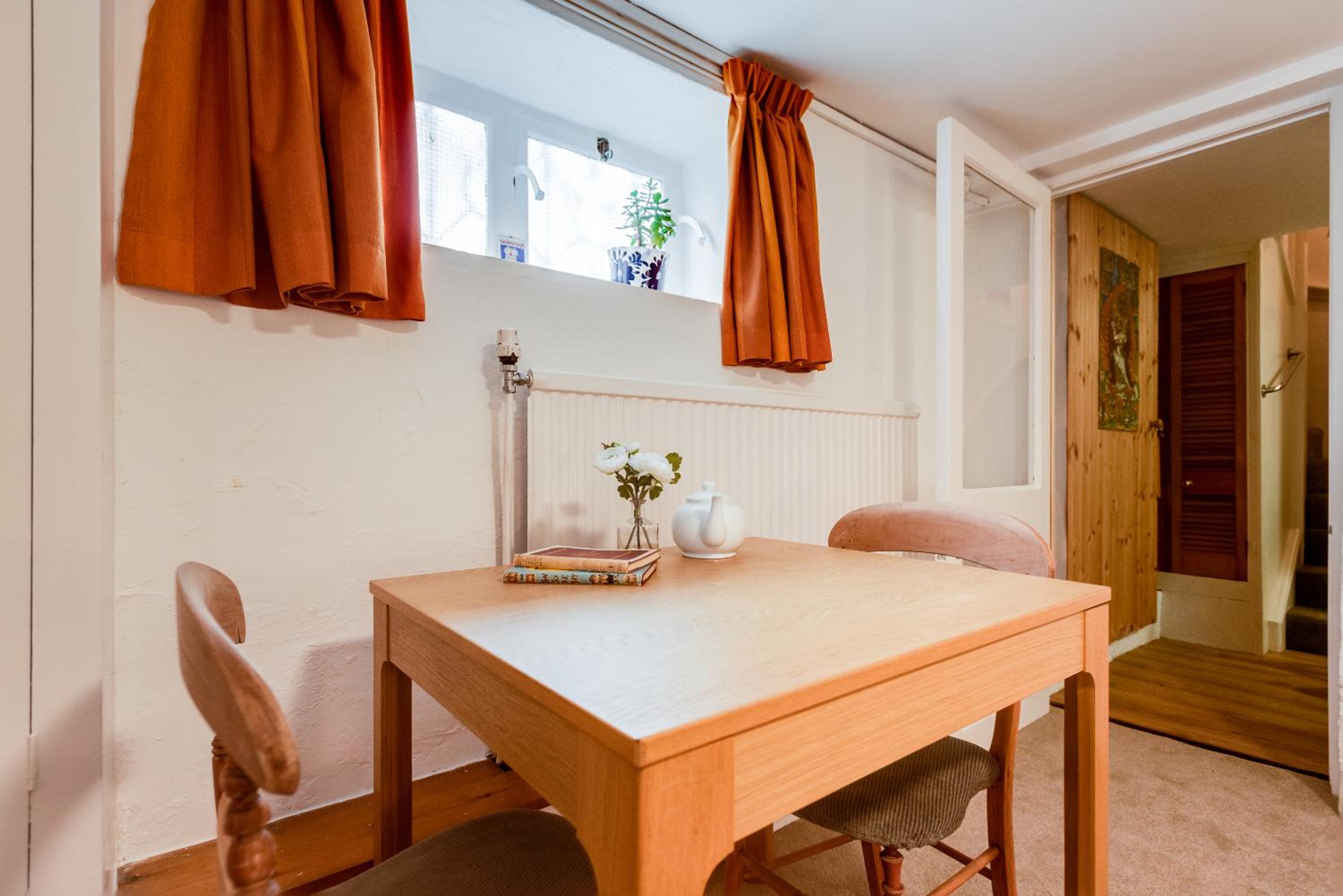 Oxford Vacations - The Summertown STUDIO 1BR kitchenette - Property Image 26