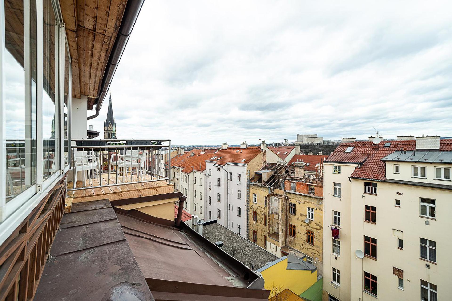 Big 4-bedroom flat, terrace with great Vítkov view