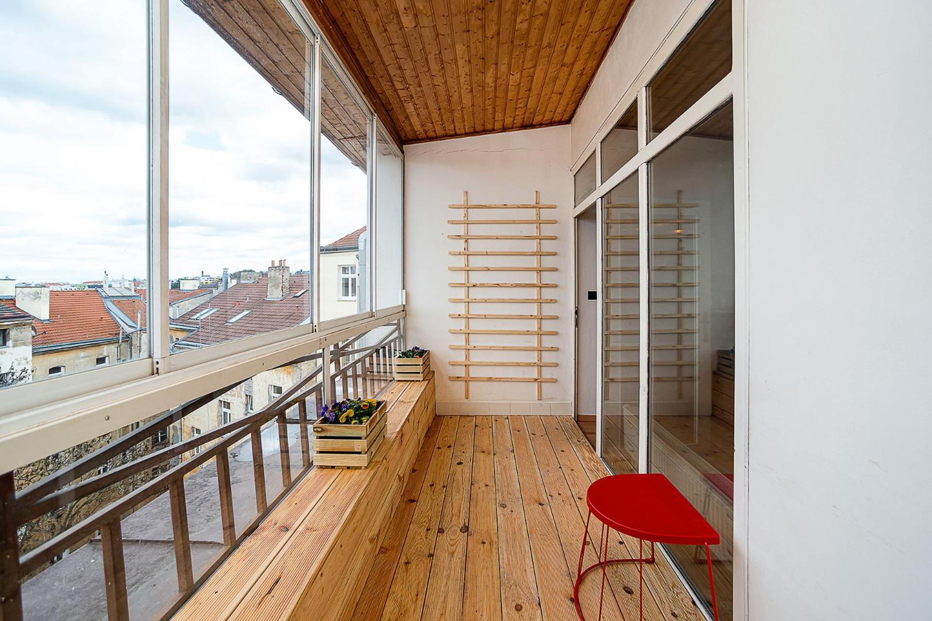 Big 4-bedroom flat, terrace with great Vítkov view